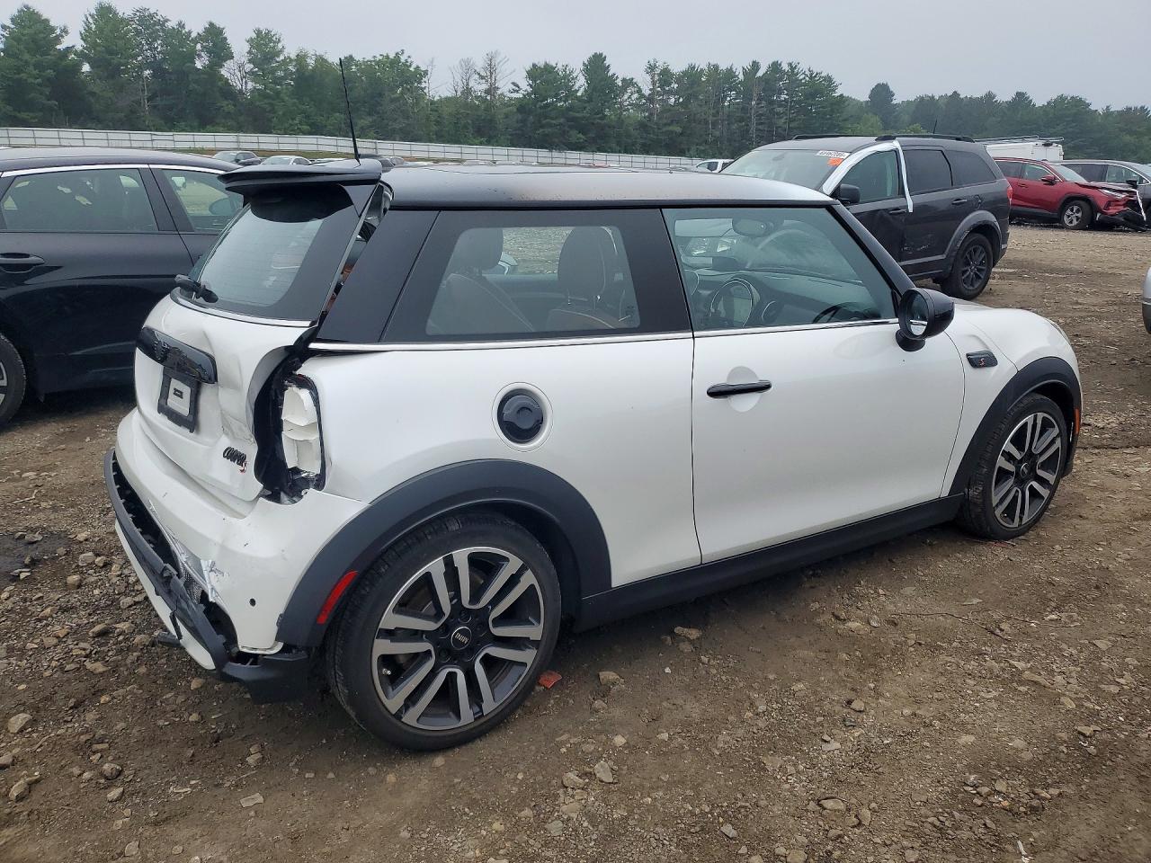 2024 Mini Cooper S White vin: WMW53DH02R2V71142