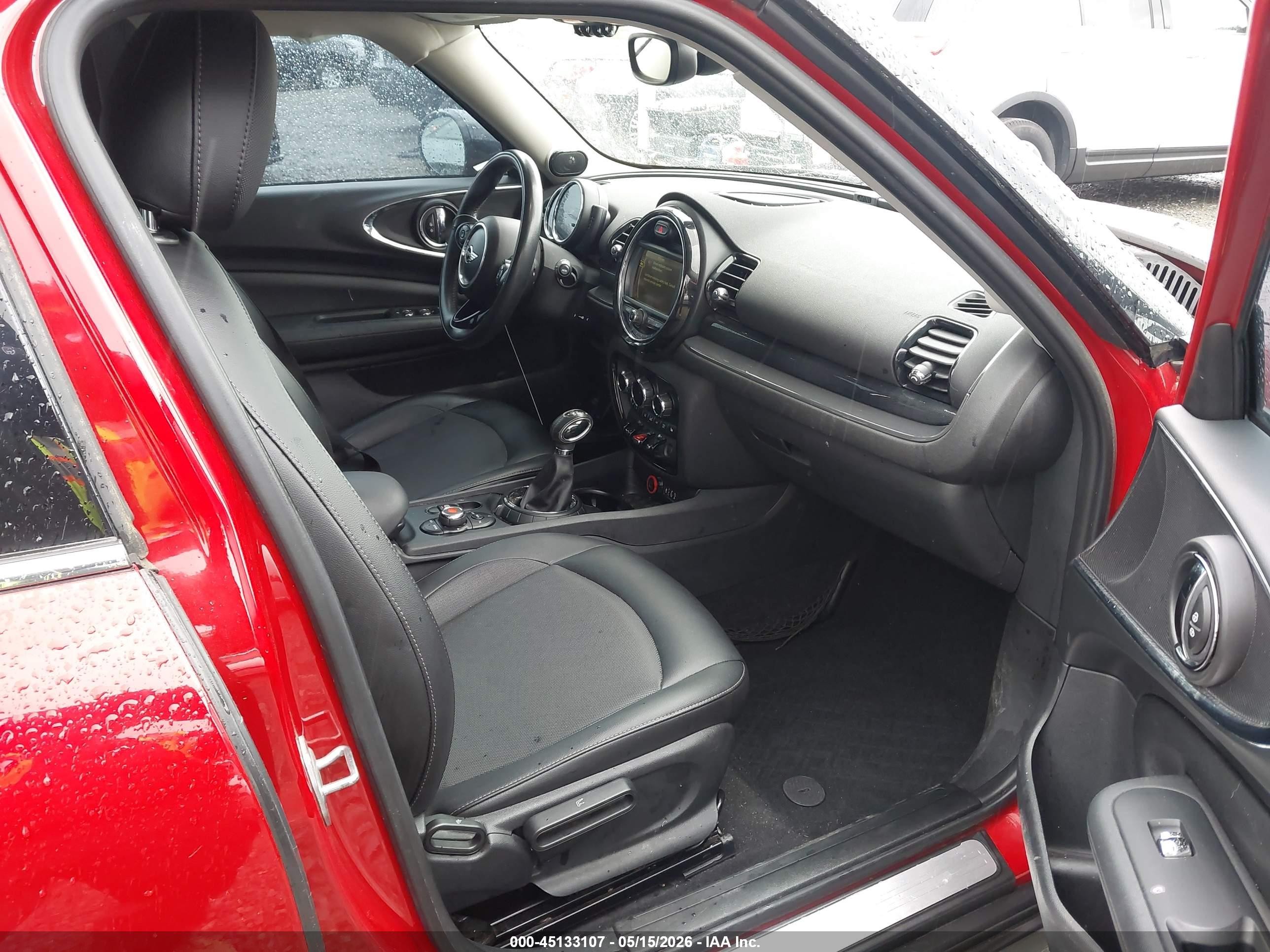 2016 Mini Clubman Cooper Red vin: WMWLN5C50G2E06765