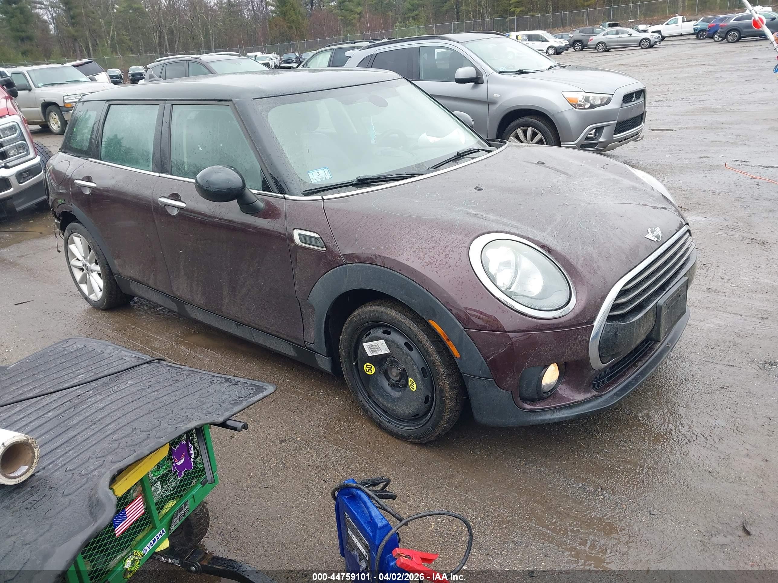2016 Mini Clubman Cooper Maroon vin: WMWLN5C51G2E29746