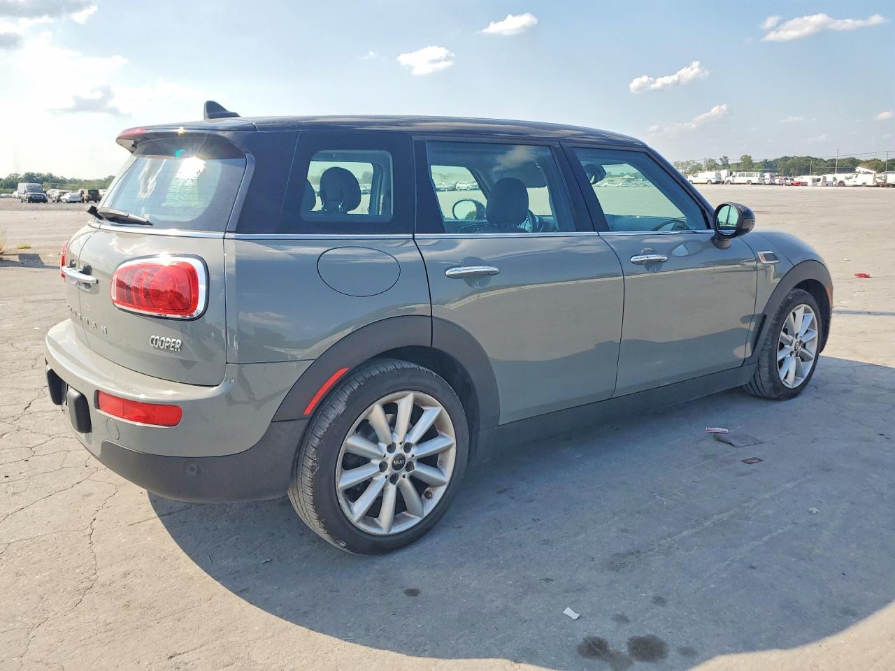 2019 Mini Cooper Clubman Gray vin: WMWLN5C51K2E34809