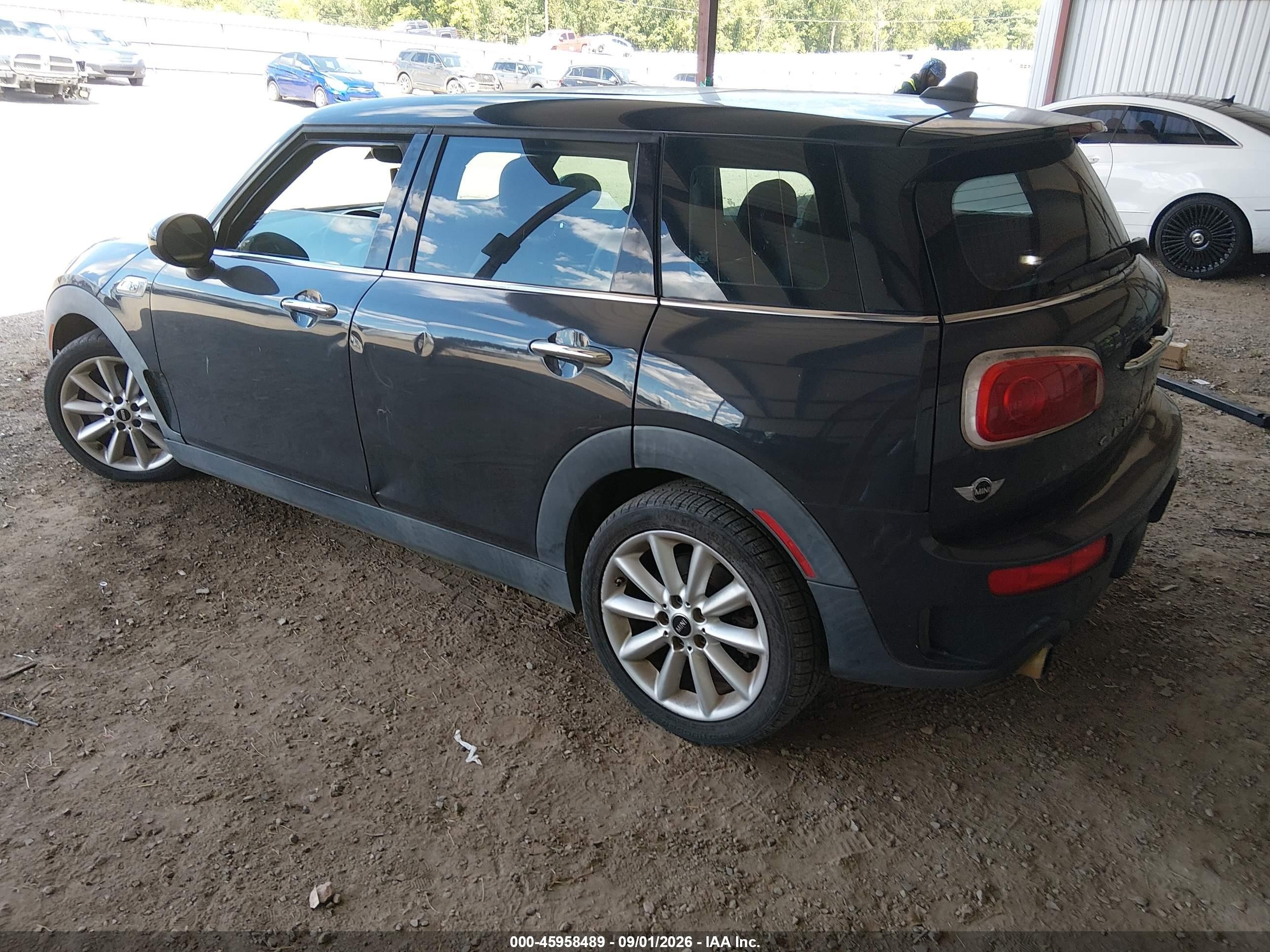 2016 Mini Clubman Cooper S Gray vin: WMWLN9C54G2E16092