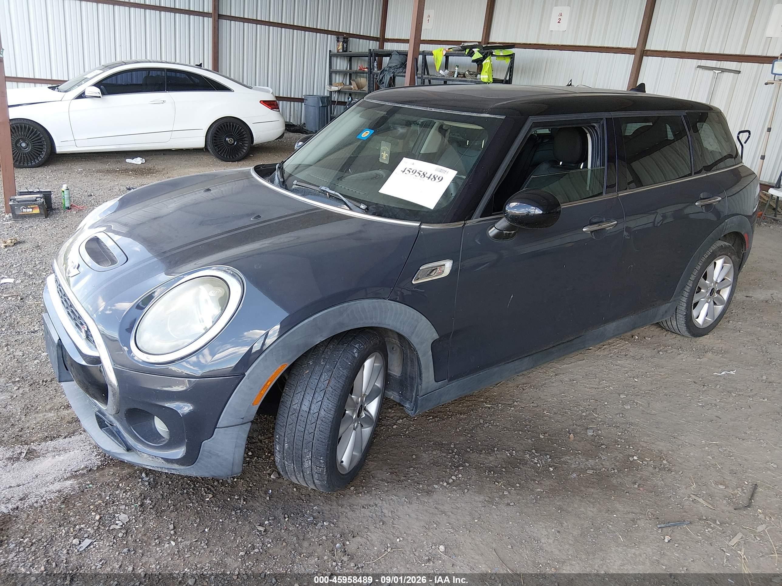 2016 Mini Clubman Cooper S Gray vin: WMWLN9C54G2E16092