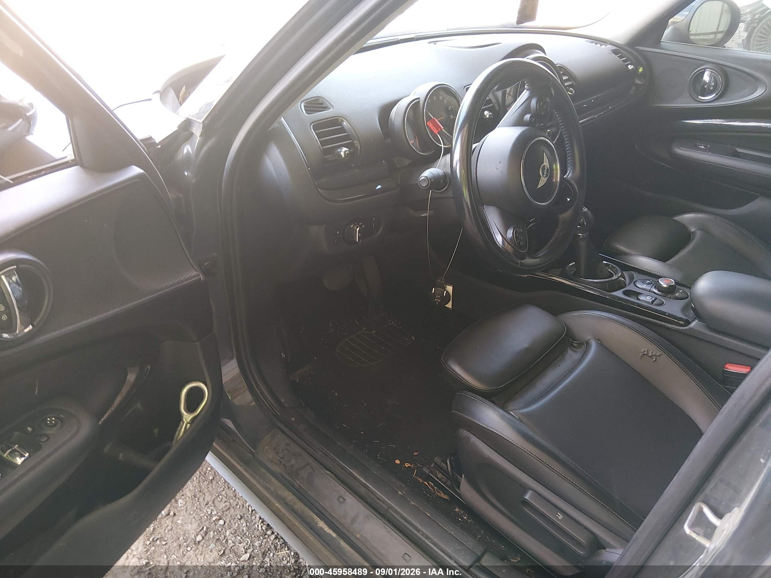 2016 Mini Clubman Cooper S Gray vin: WMWLN9C54G2E16092