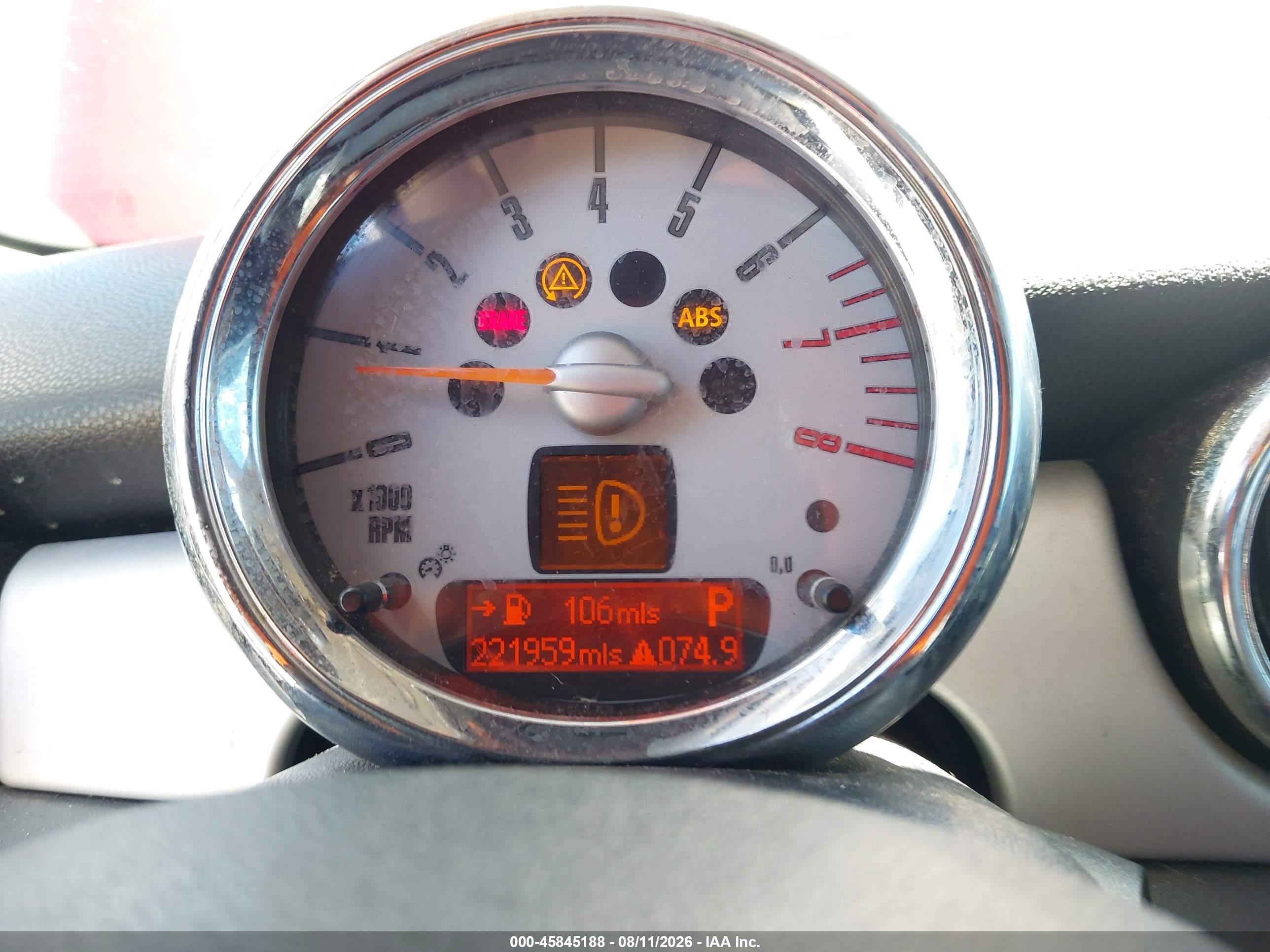 2009 Mini Cooper   Red vin: WMWMF33509TT69698