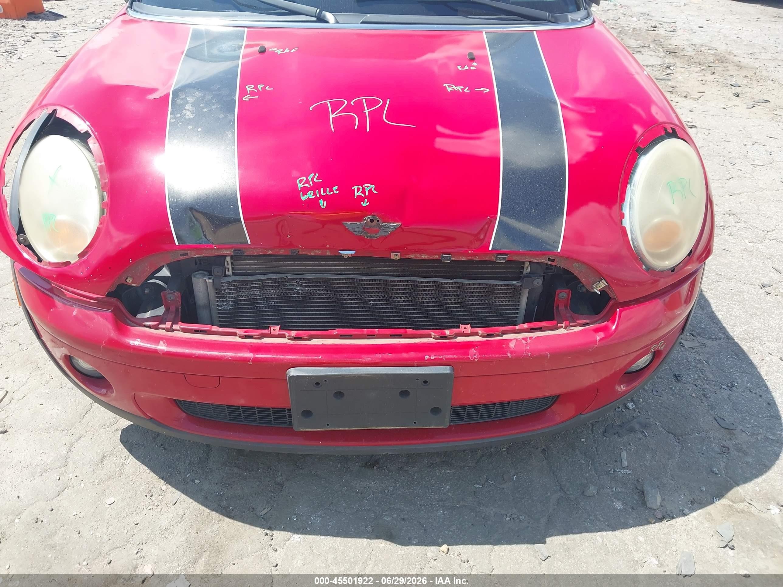 2009 Mini Cooper   Red vin: WMWMF33519TW72876