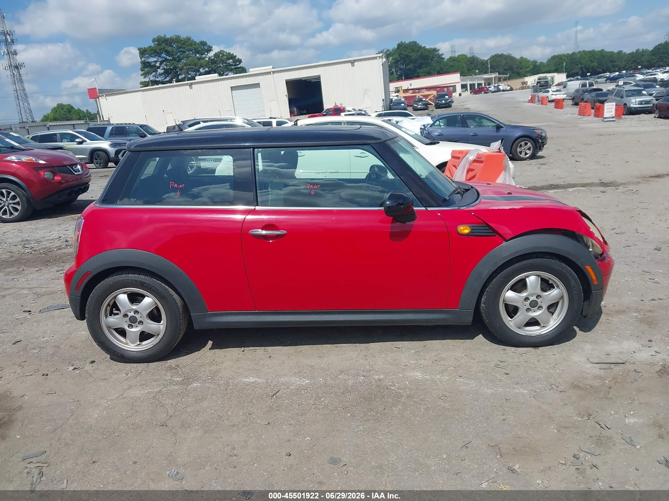 2009 Mini Cooper   Red vin: WMWMF33519TW72876