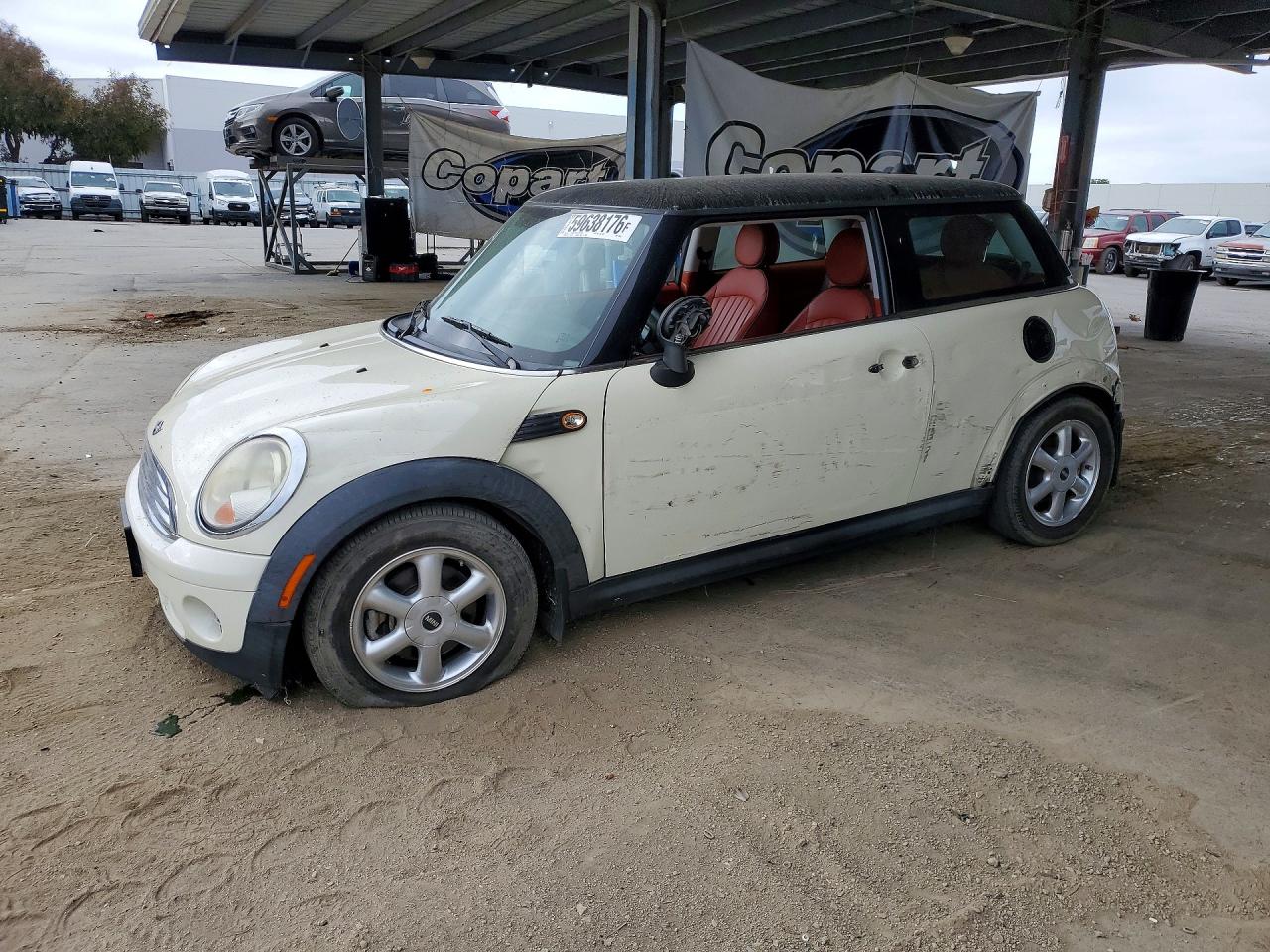2008 Mini Cooper Cream vin: WMWMF33538TT64767