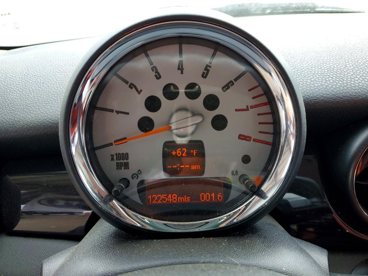 2008 Mini Cooper Cream vin: WMWMF33538TT64767
