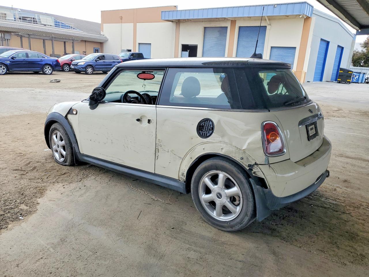 2008 Mini Cooper Cream vin: WMWMF33538TT64767
