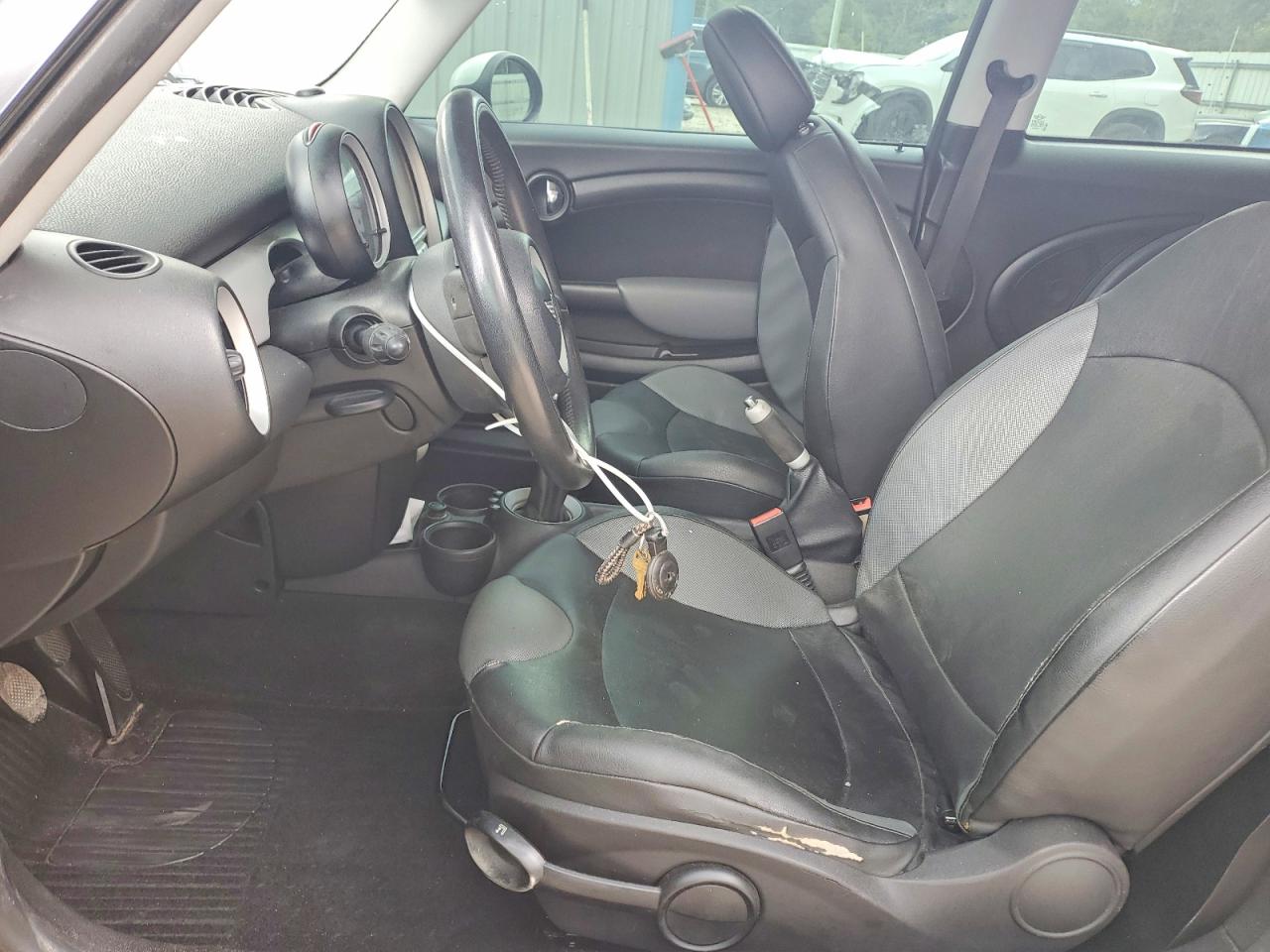 2007 Mini Cooper Black vin: WMWMF33547TU62706