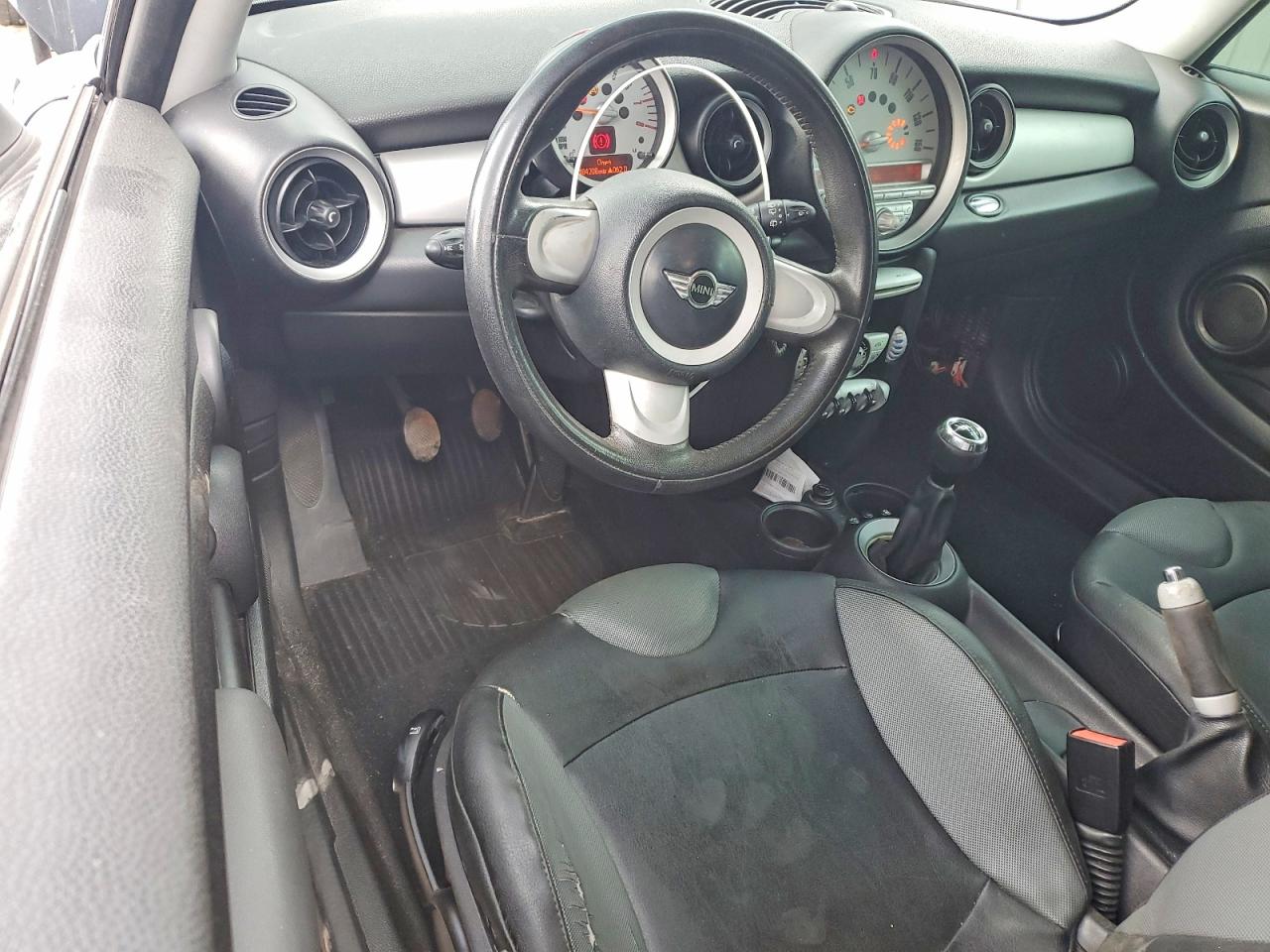 2007 Mini Cooper Black vin: WMWMF33547TU62706