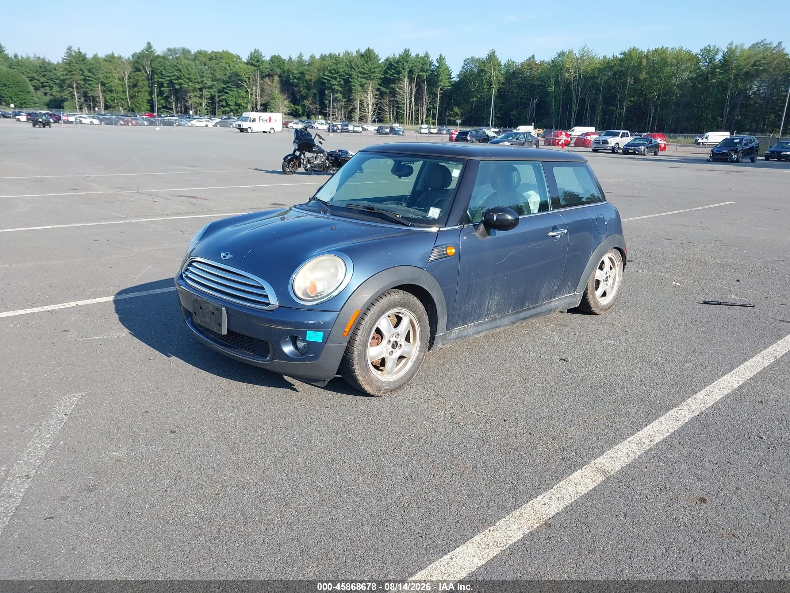 2009 Mini Cooper   Синий vin: WMWMF33549TU75572