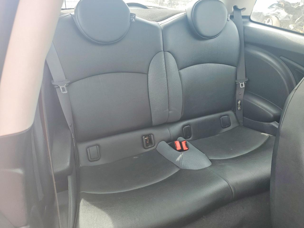 2009 Mini Cooper Tan vin: WMWMF33549TW74251