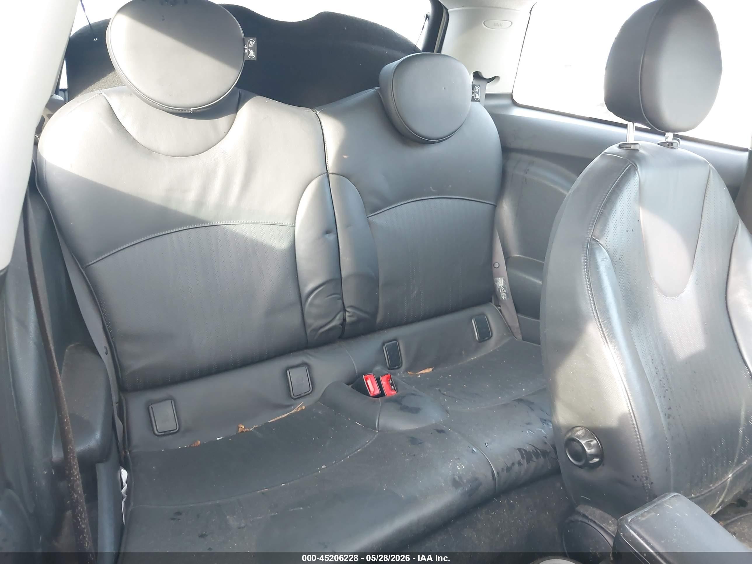 2007 Mini Cooper   White vin: WMWMF33557TT59164