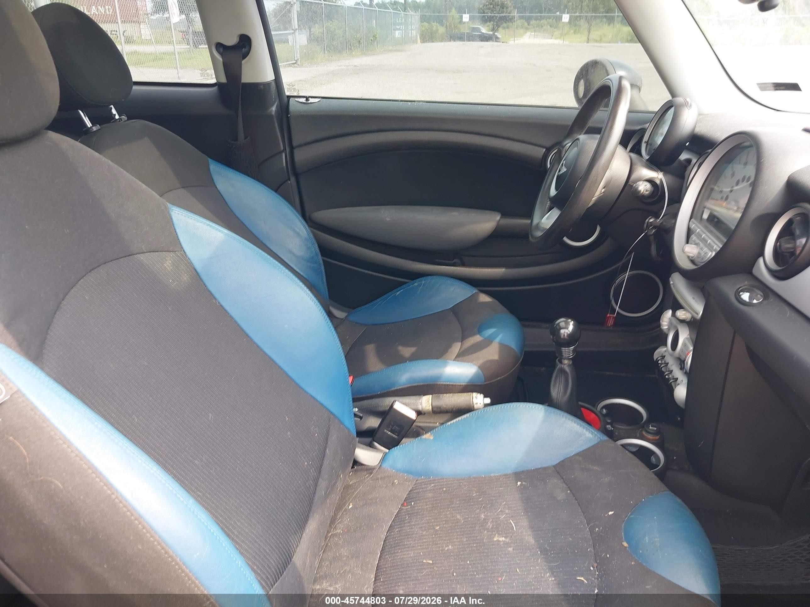 2007 Mini Cooper   Blue vin: WMWMF33557TU60186