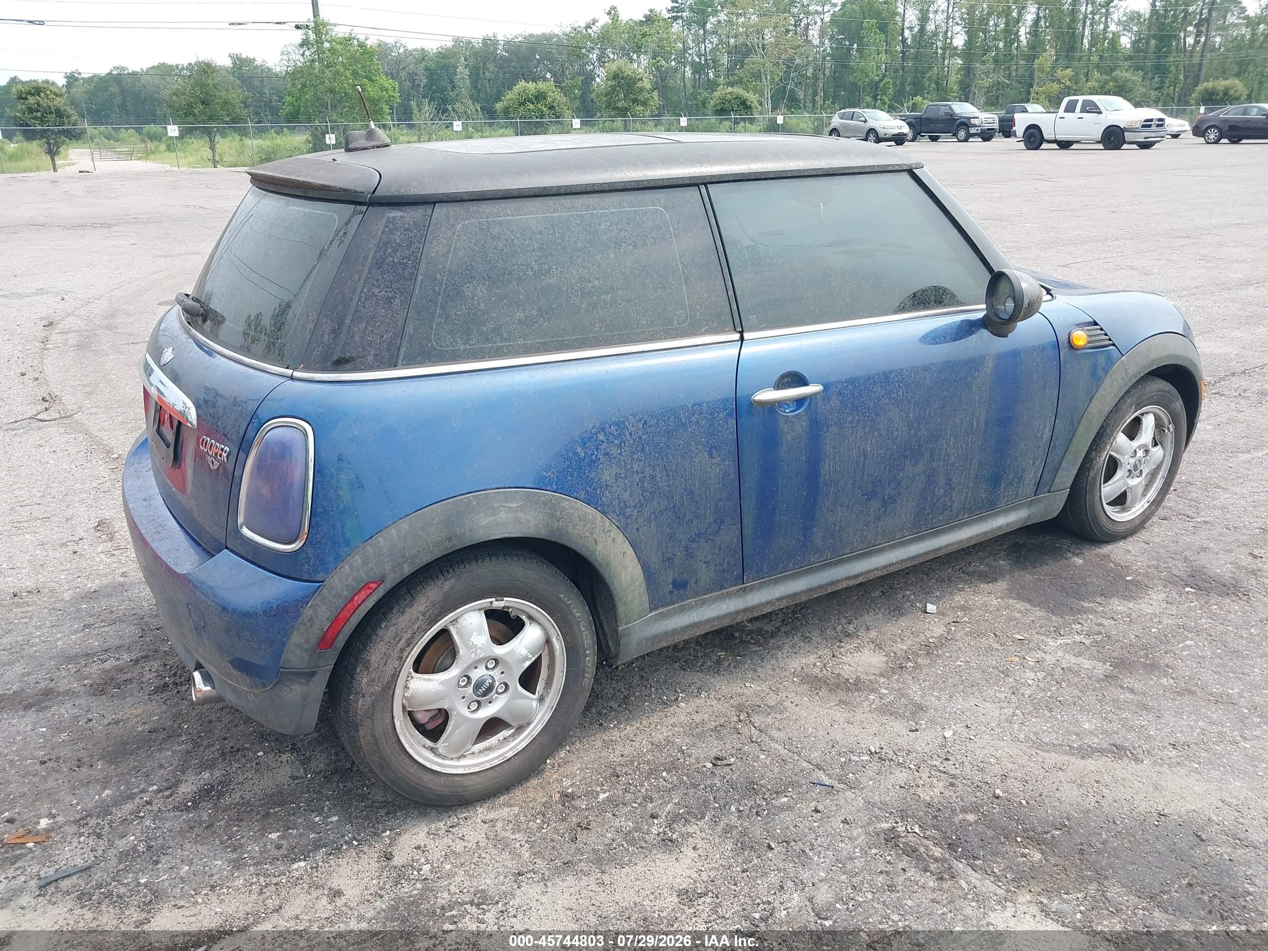 2007 Mini Cooper   Blue vin: WMWMF33557TU60186