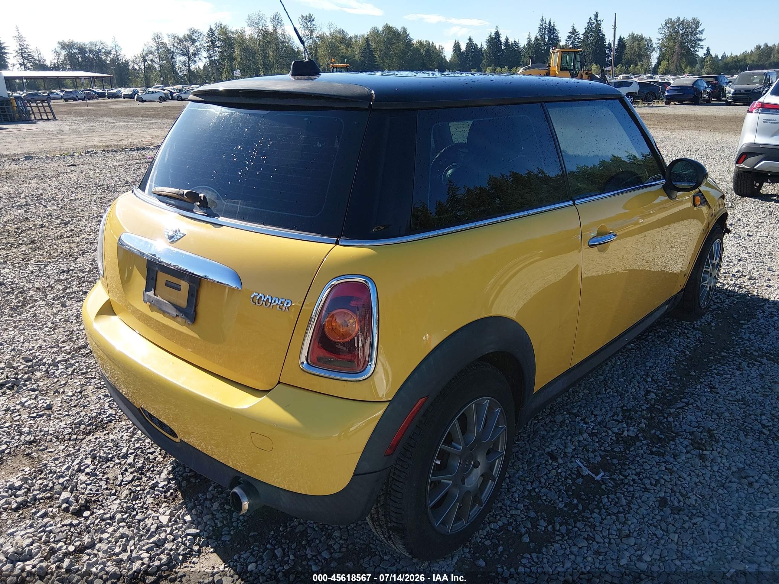 2008 Mini Cooper Hardtop   Yellow vin: WMWMF33558TT61787