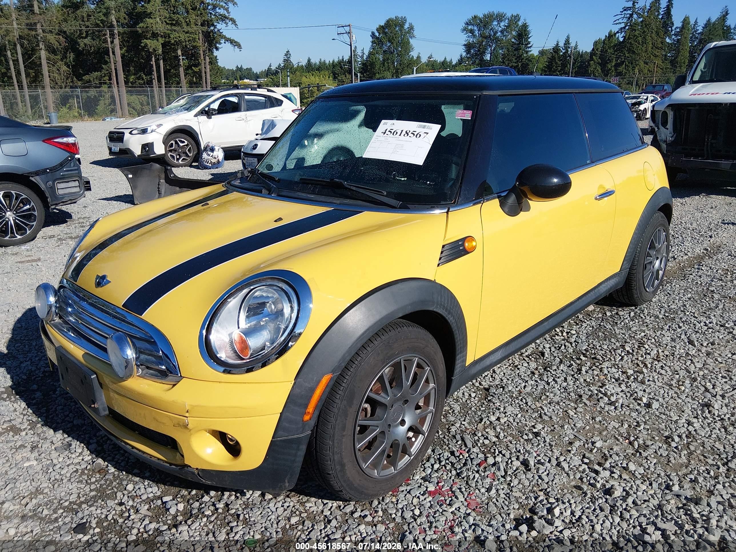 2008 Mini Cooper Hardtop   Yellow vin: WMWMF33558TT61787