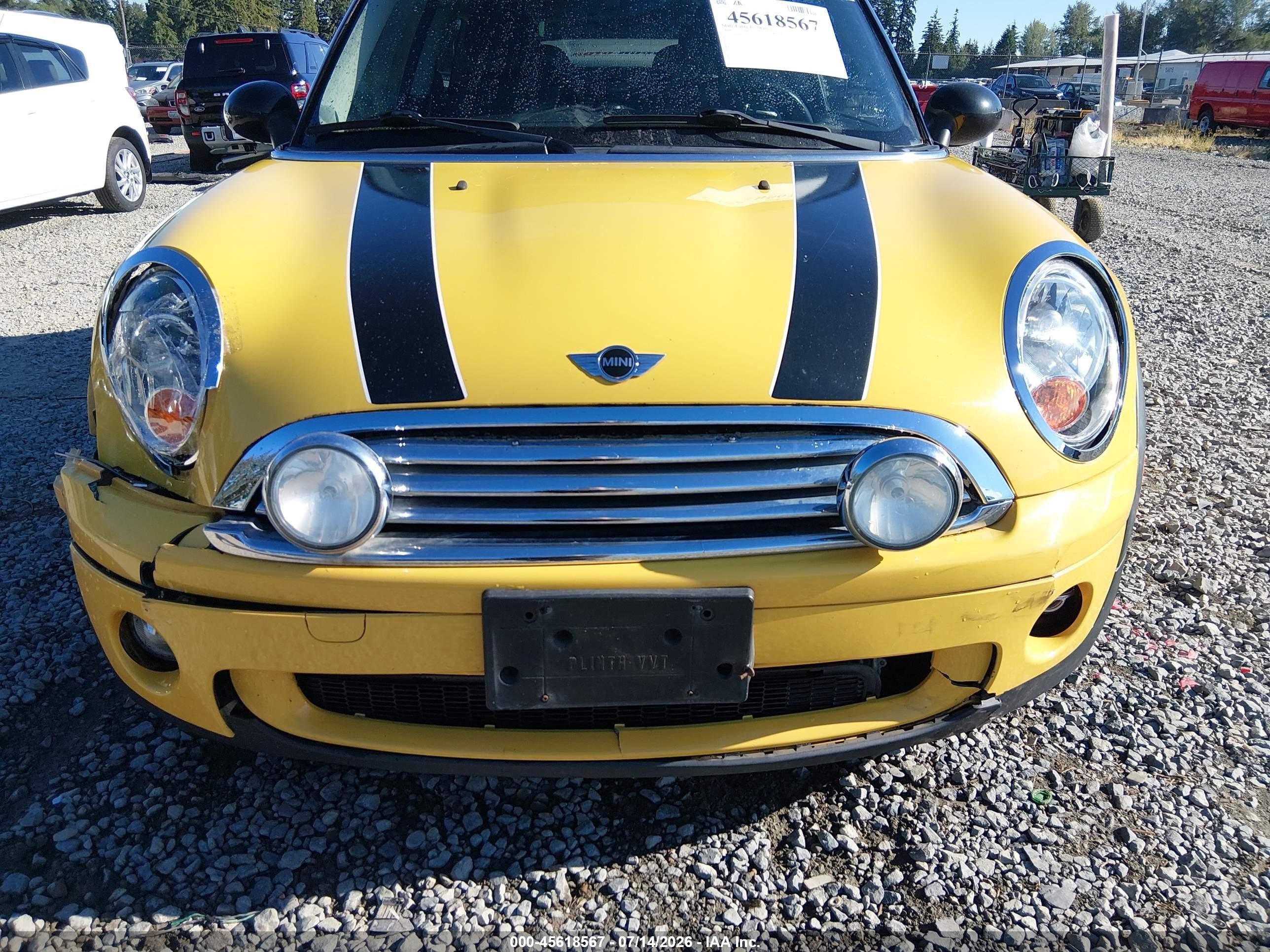 2008 Mini Cooper Hardtop   Yellow vin: WMWMF33558TT61787