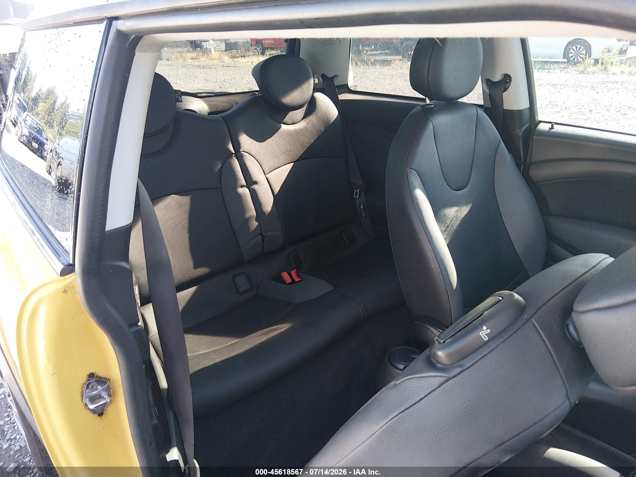2008 Mini Cooper Hardtop   Yellow vin: WMWMF33558TT61787