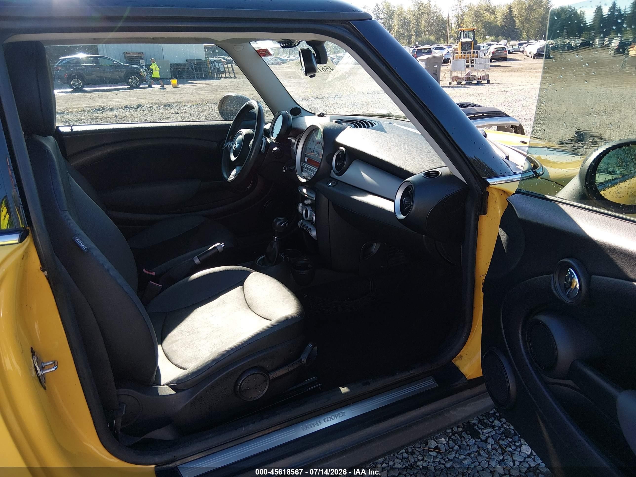 2008 Mini Cooper Hardtop   Yellow vin: WMWMF33558TT61787