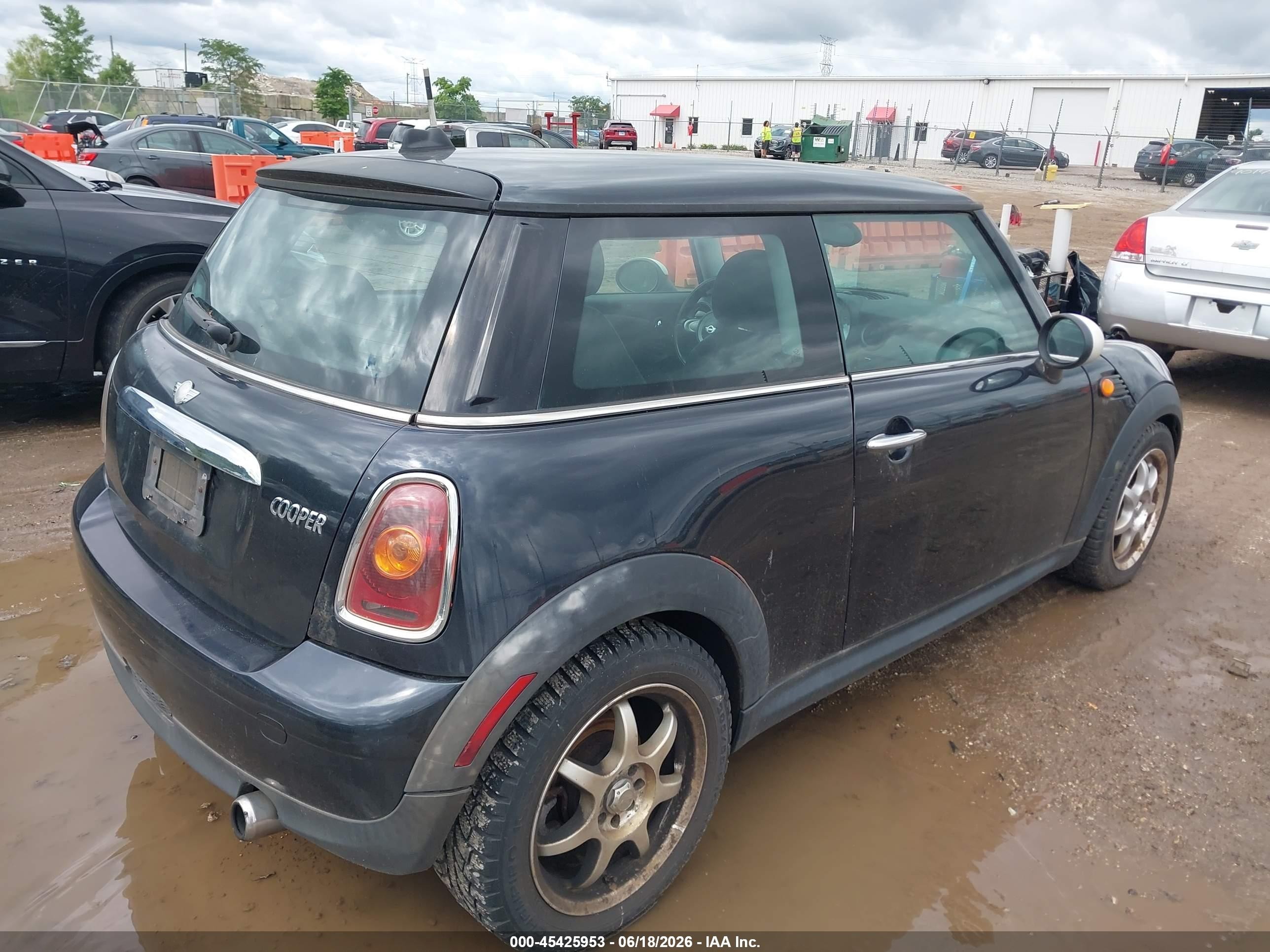 2008 Mini Cooper   Gray vin: WMWMF33558TT62518