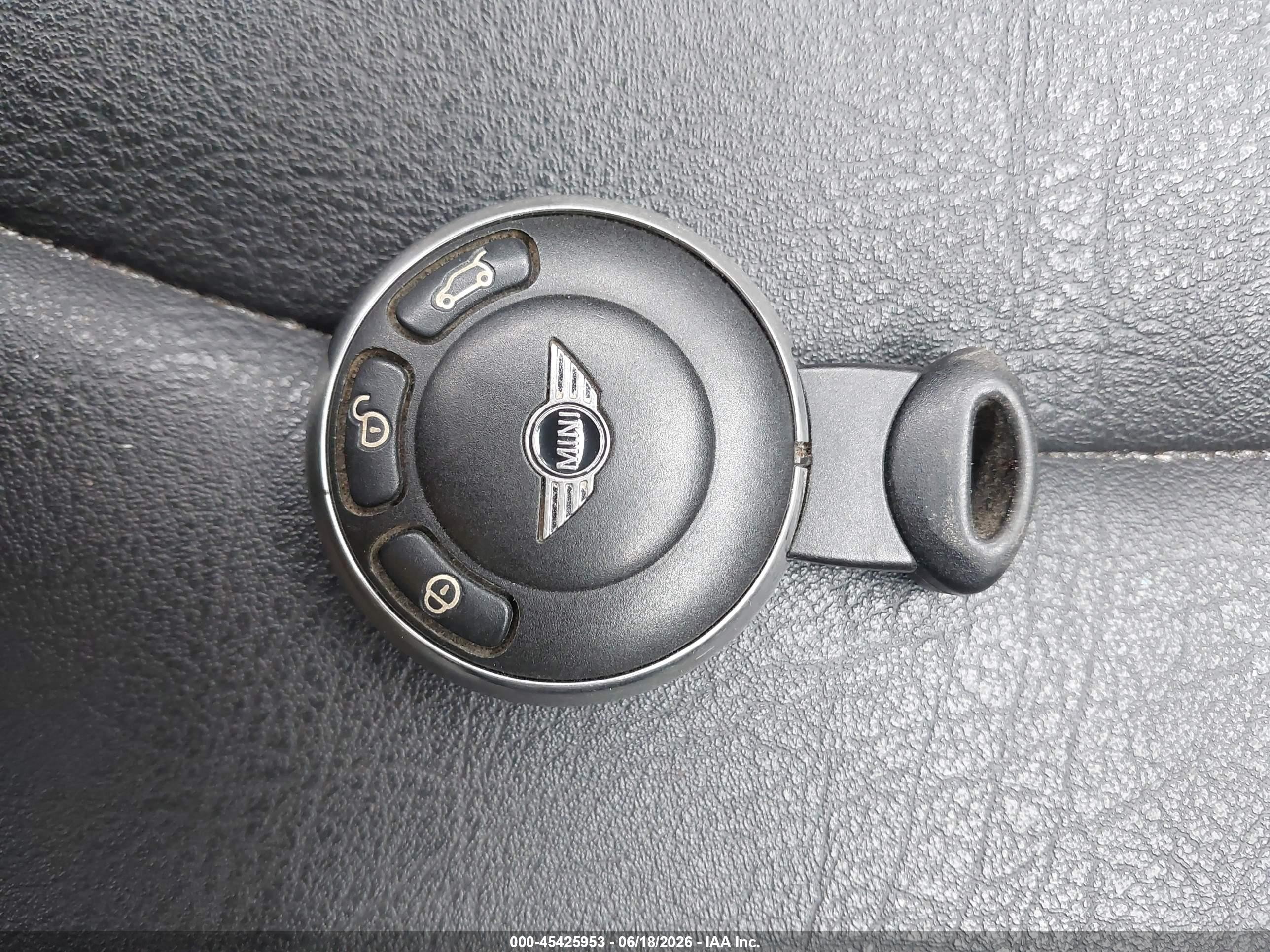 2008 Mini Cooper   Gray vin: WMWMF33558TT62518