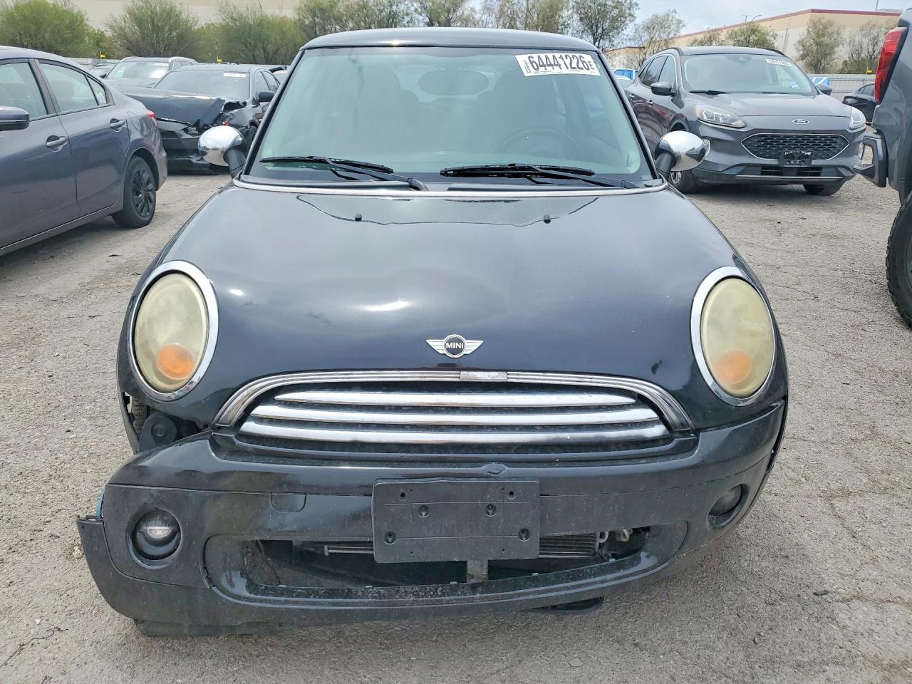 2008 Mini Cooper Черный vin: WMWMF33558TT67153