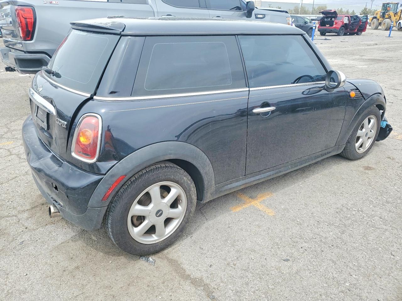 2008 Mini Cooper Черный vin: WMWMF33558TT67153