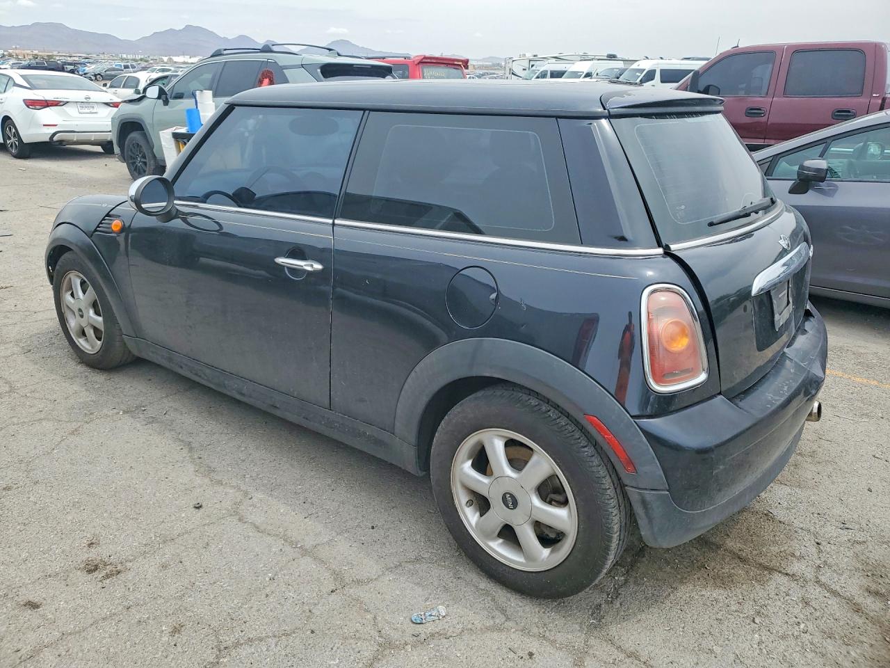 2008 Mini Cooper Черный vin: WMWMF33558TT67153
