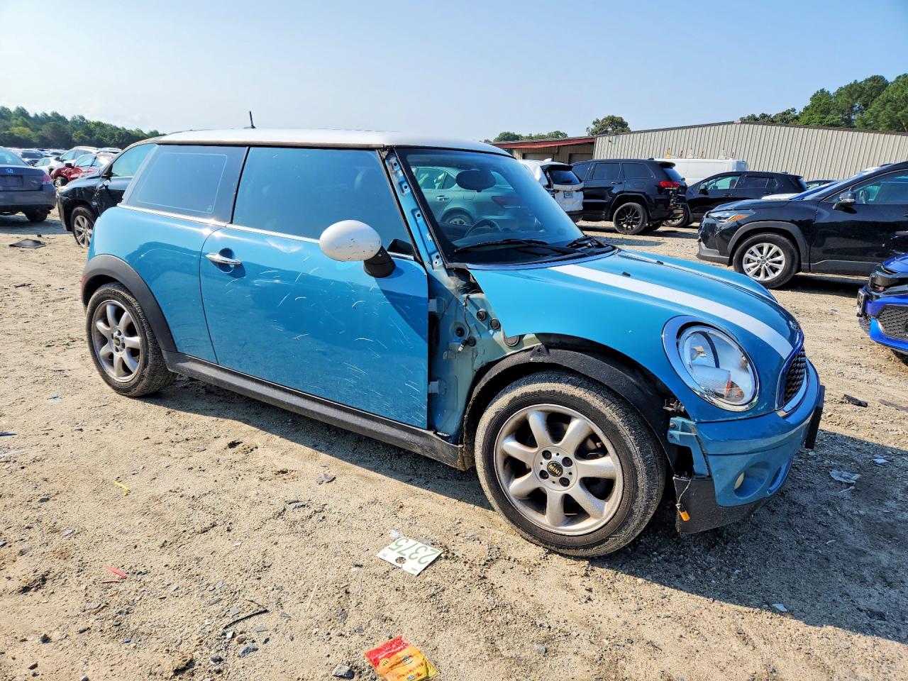2008 Mini Cooper Blue vin: WMWMF33558TT68190