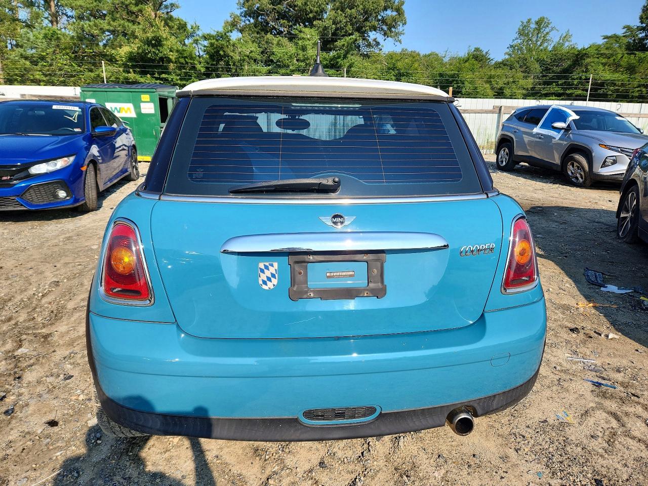 2008 Mini Cooper Blue vin: WMWMF33558TT68190