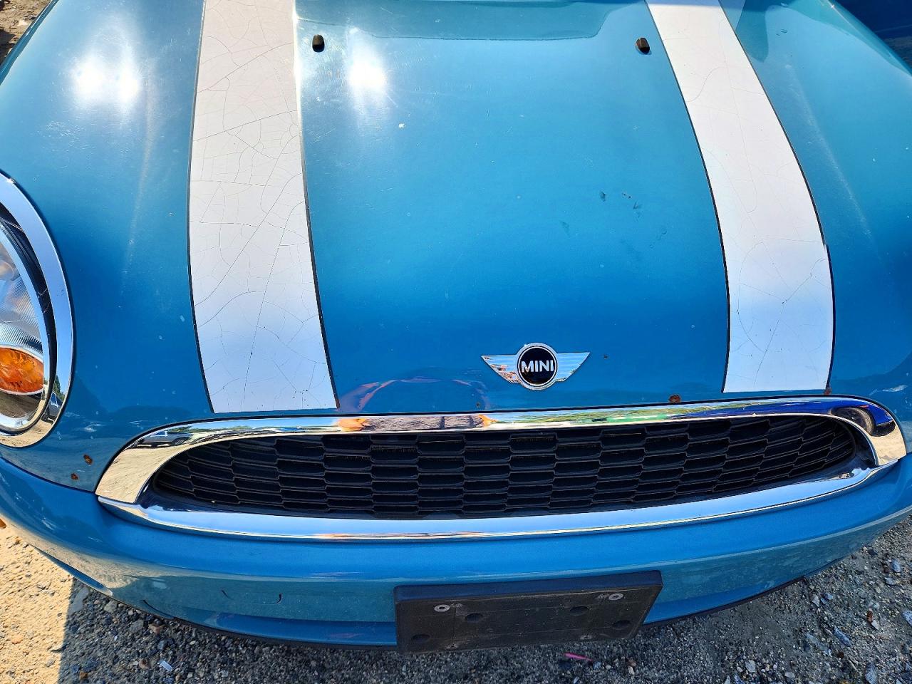 2008 Mini Cooper Blue vin: WMWMF33558TT68190