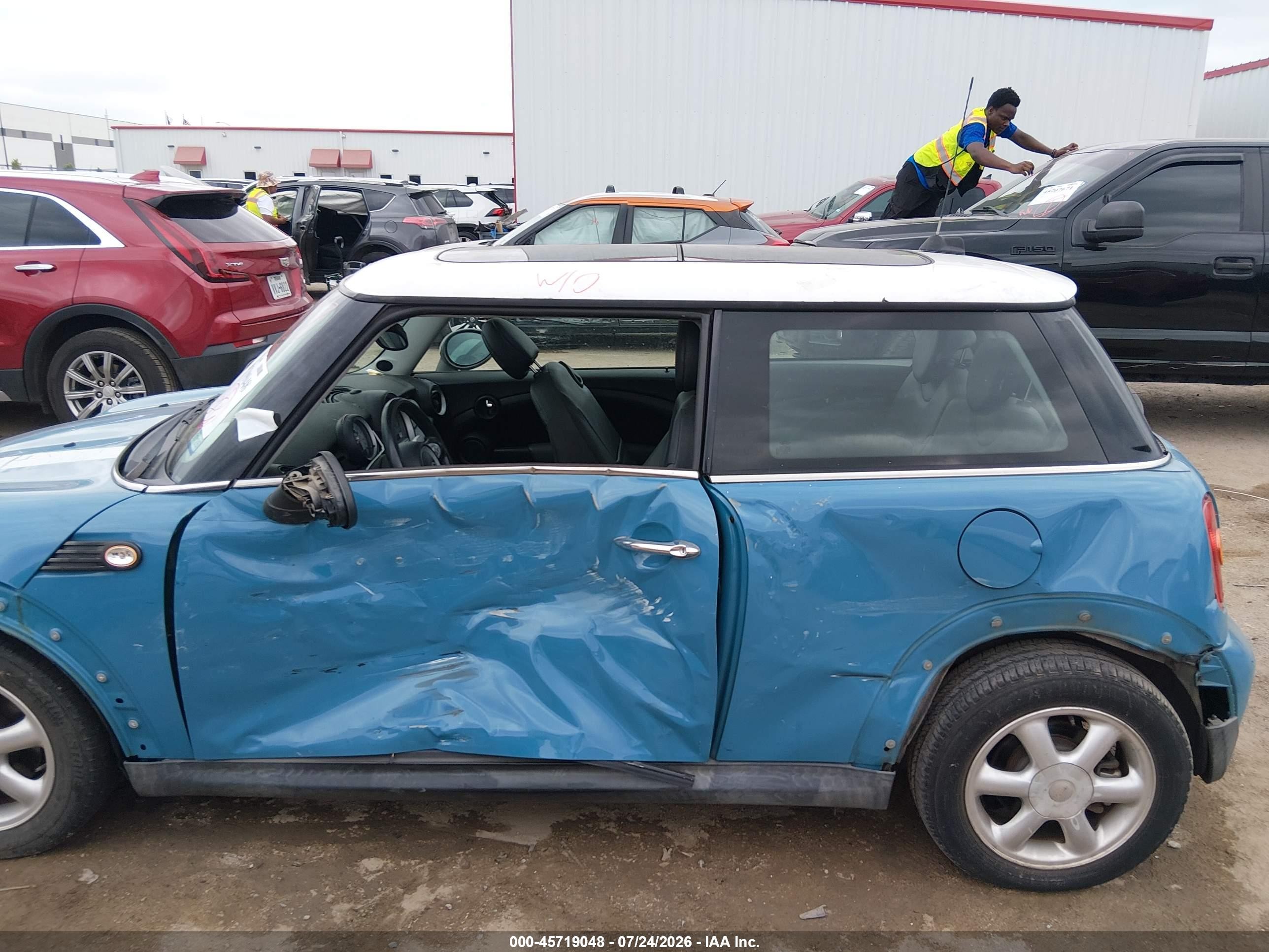 2007 Mini Cooper   Blue vin: WMWMF33567TT52563