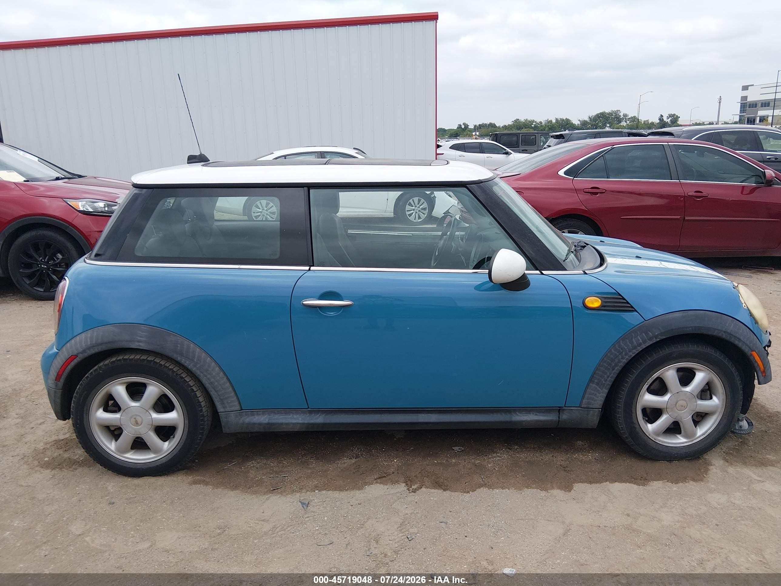 2007 Mini Cooper   Blue vin: WMWMF33567TT52563