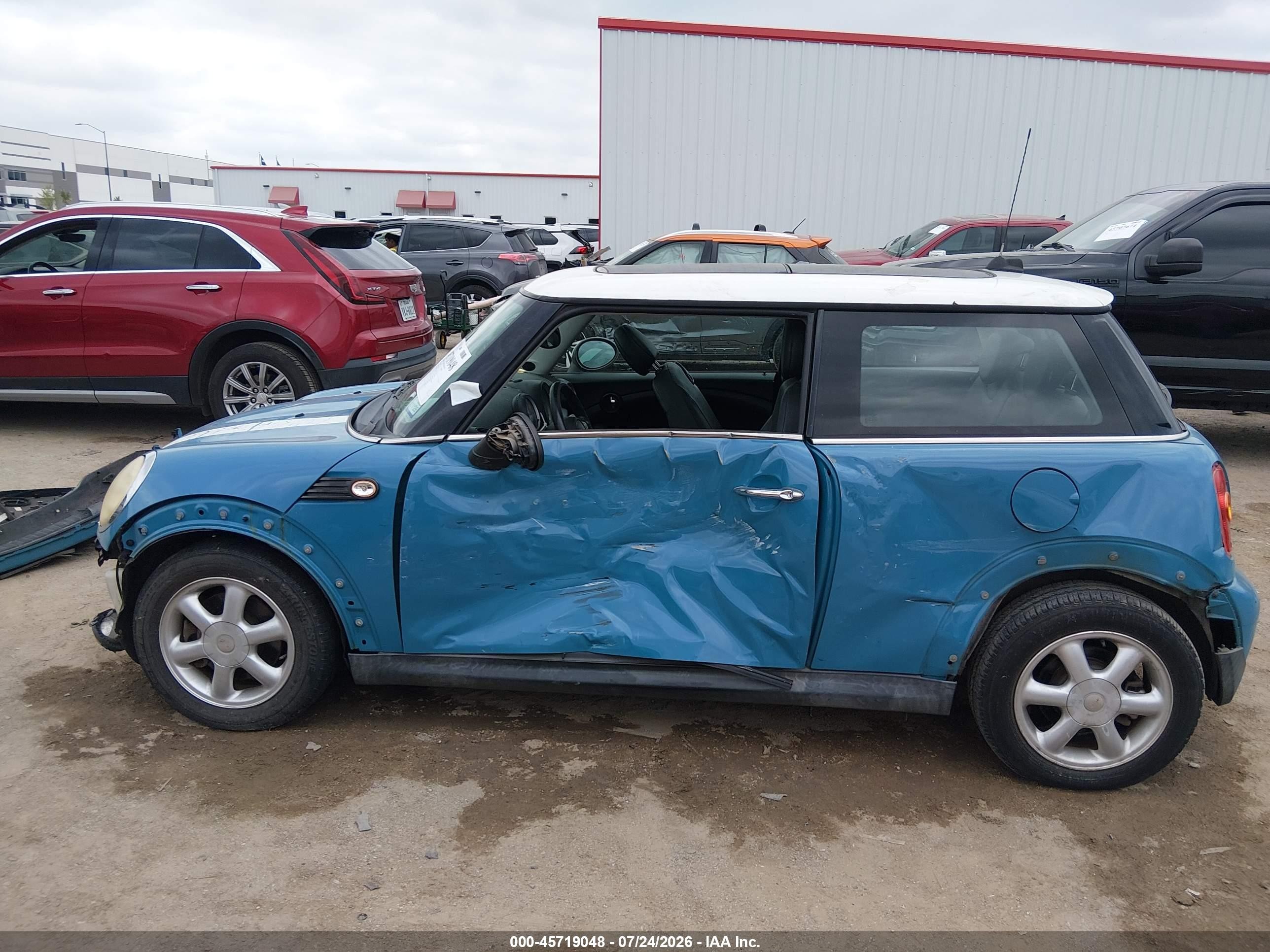 2007 Mini Cooper   Blue vin: WMWMF33567TT52563
