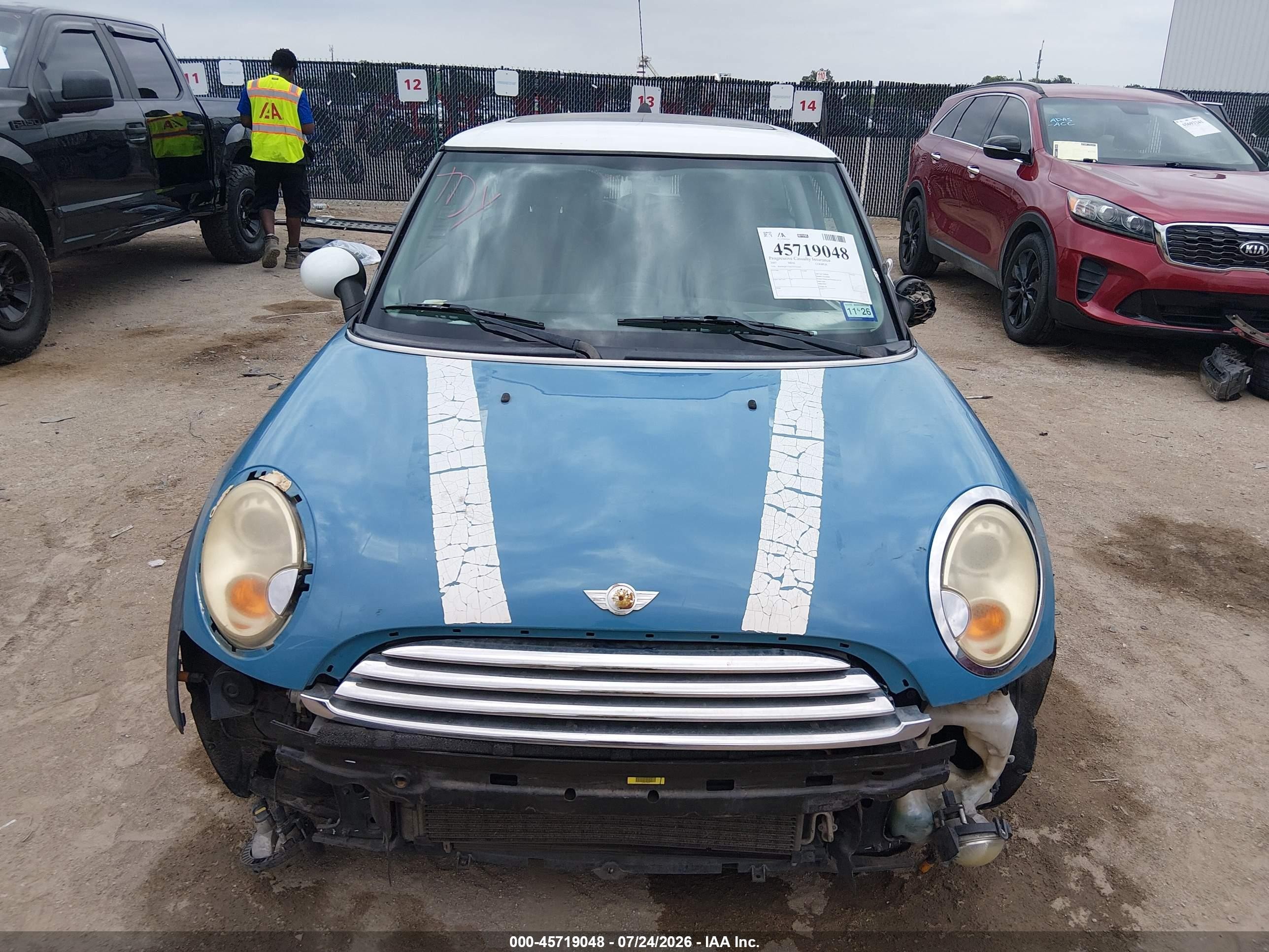 2007 Mini Cooper   Blue vin: WMWMF33567TT52563