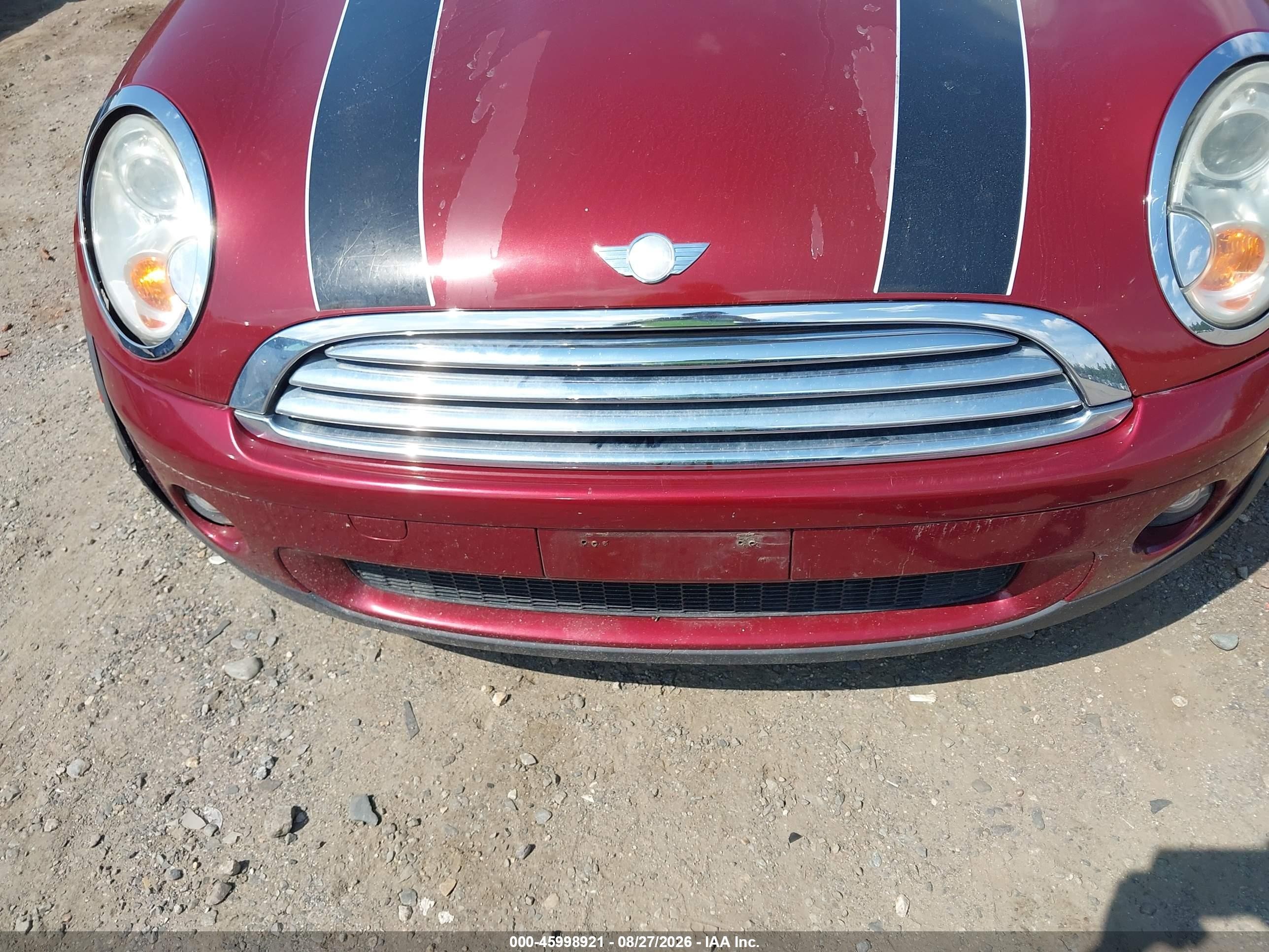 2007 Mini Cooper   Красный vin: WMWMF33567TU60200