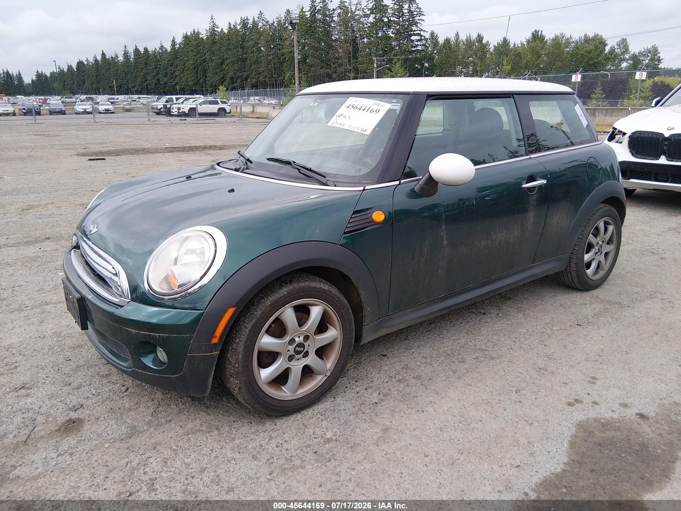 2007 Mini Cooper   Зеленый vin: WMWMF33567TU60648