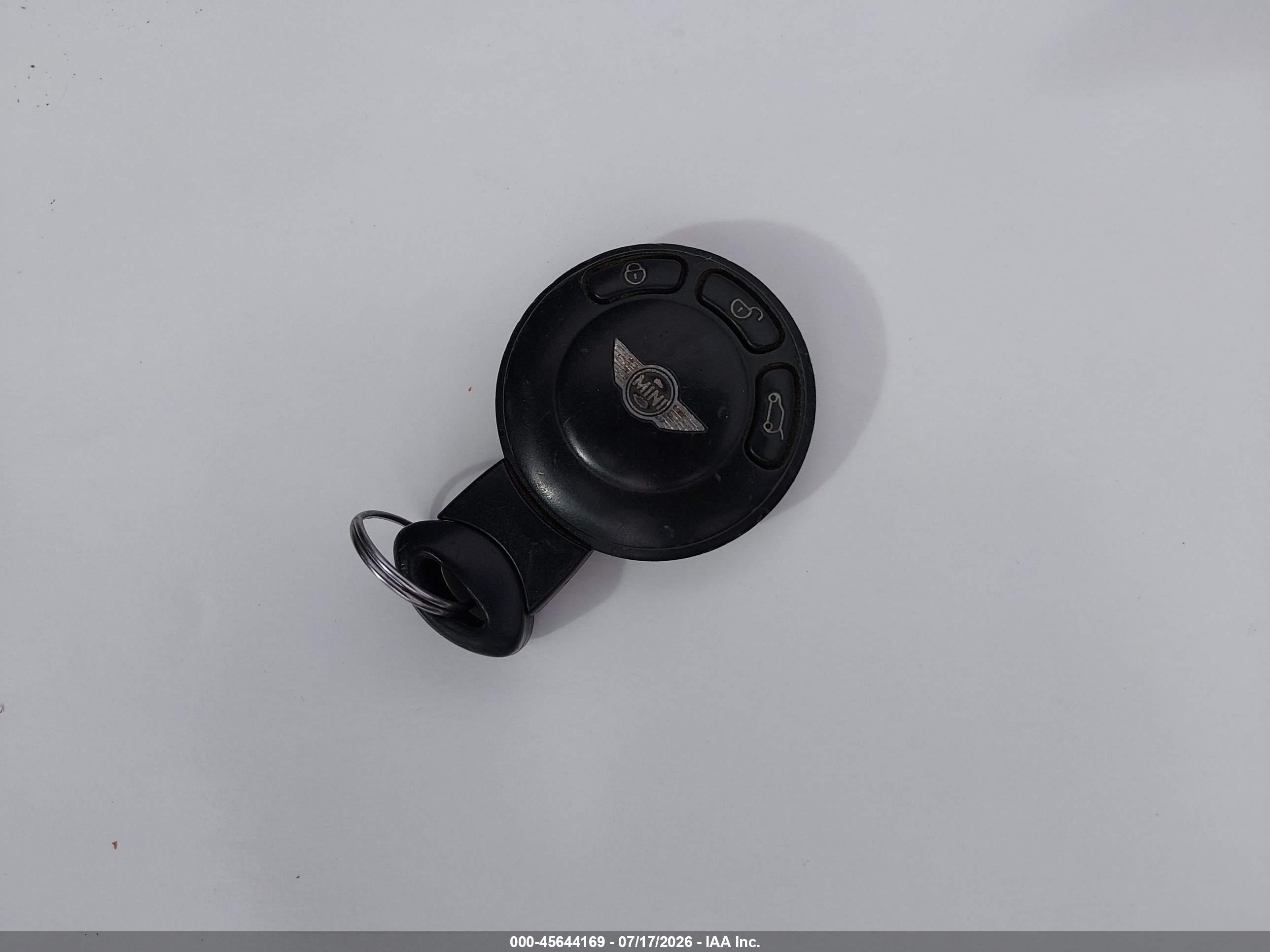 2007 Mini Cooper   Зеленый vin: WMWMF33567TU60648