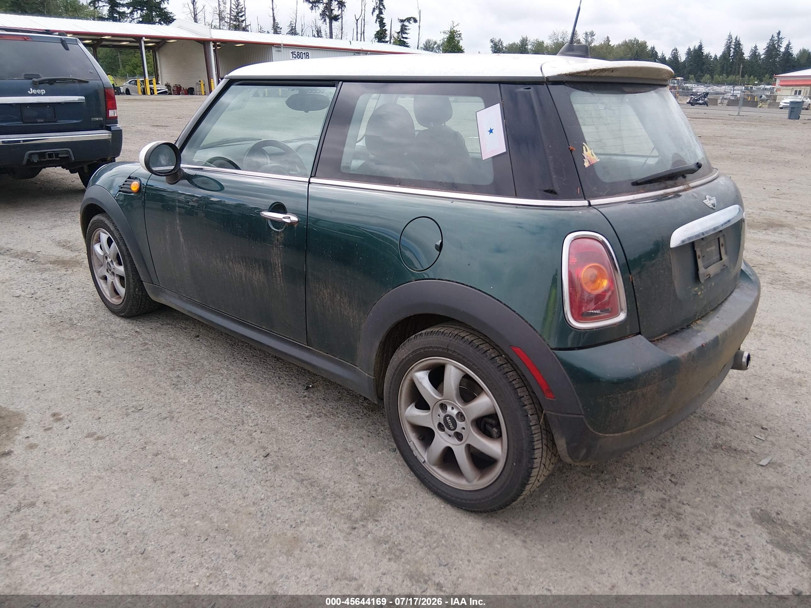 2007 Mini Cooper   Зеленый vin: WMWMF33567TU60648