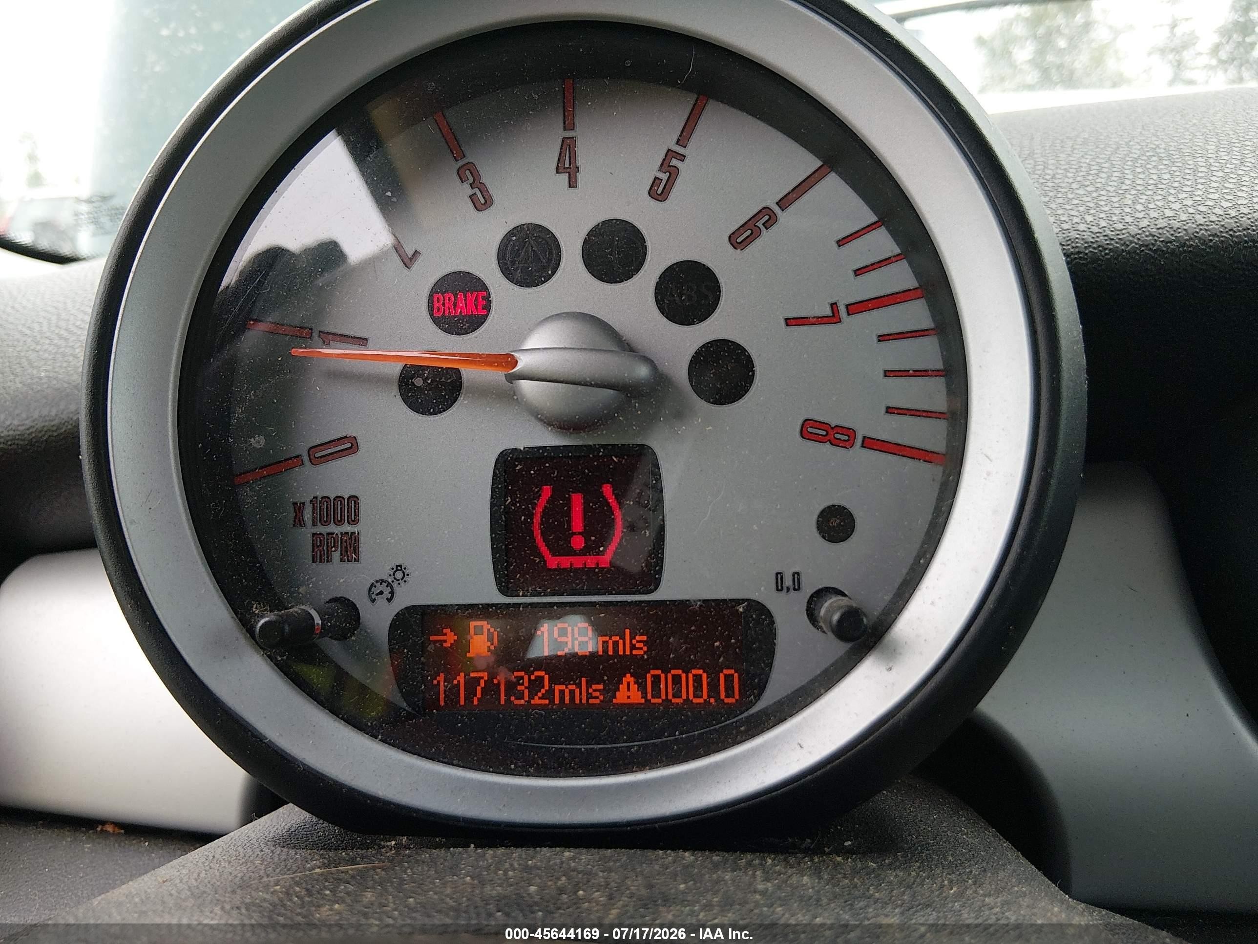2007 Mini Cooper   Зеленый vin: WMWMF33567TU60648
