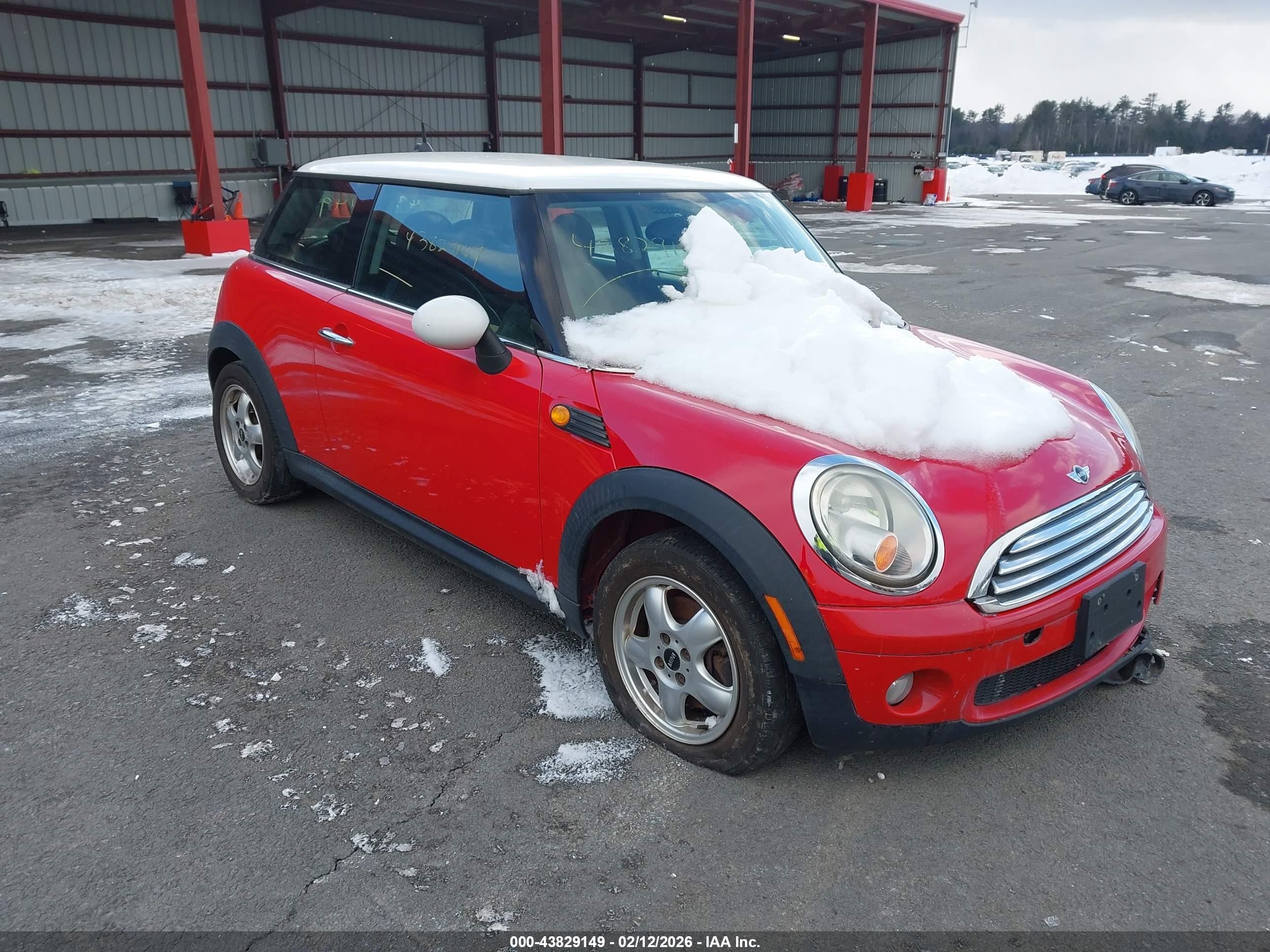 2007 Mini Cooper   Red vin: WMWMF33577TL67458