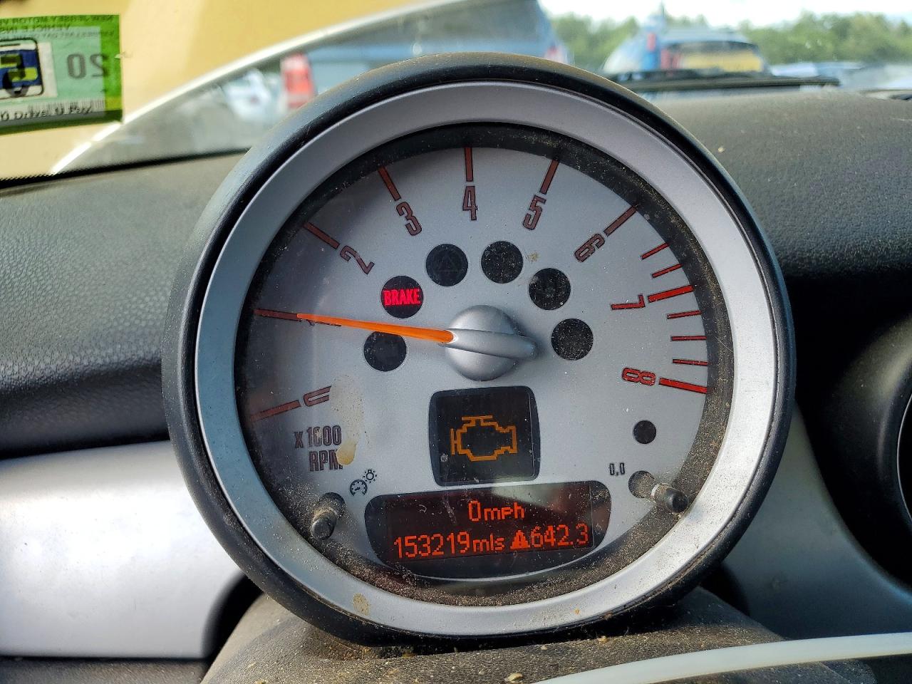 2007 Mini Cooper Yellow vin: WMWMF33577TU62876
