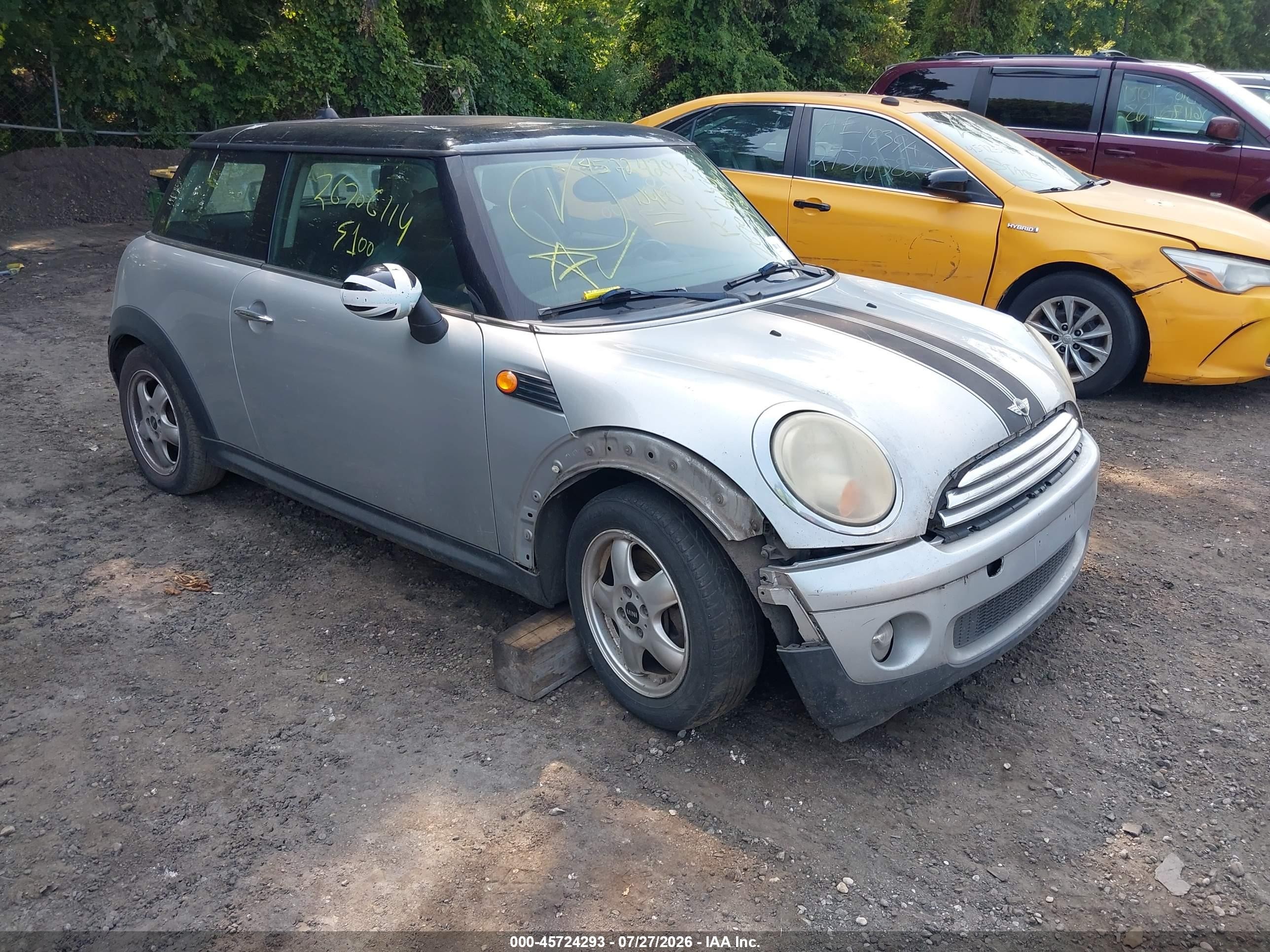 2007 Mini Cooper   Silver vin: WMWMF33577TU63574