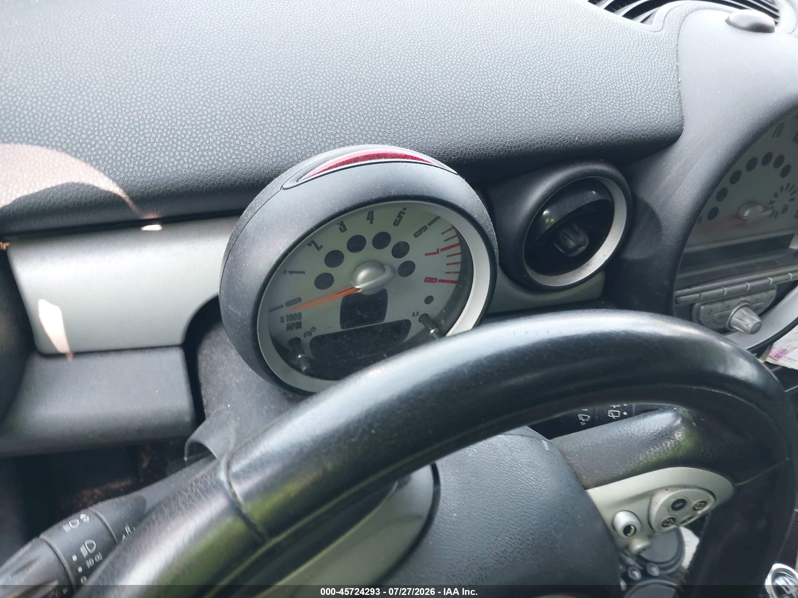 2007 Mini Cooper   Silver vin: WMWMF33577TU63574