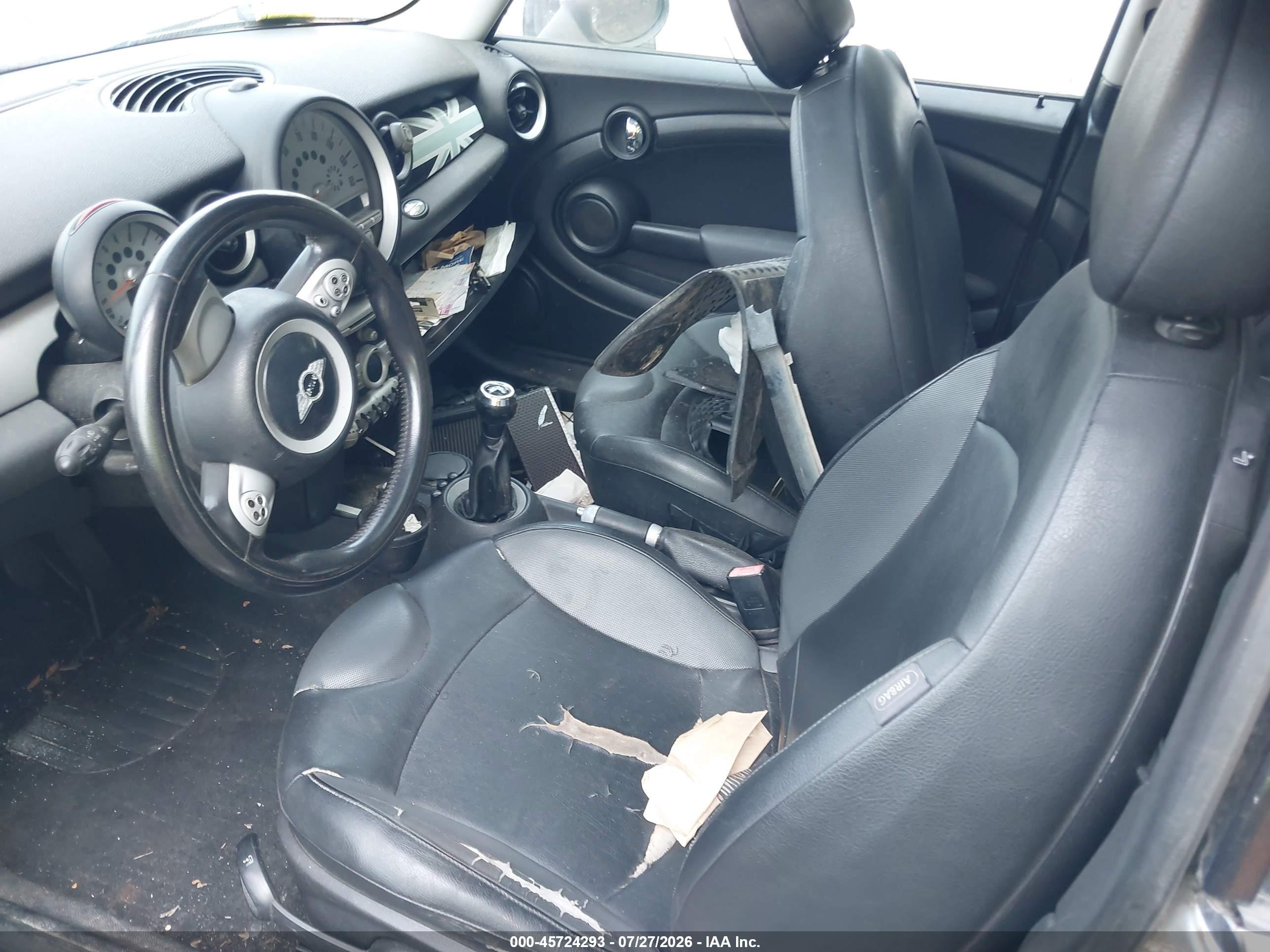 2007 Mini Cooper   Silver vin: WMWMF33577TU63574
