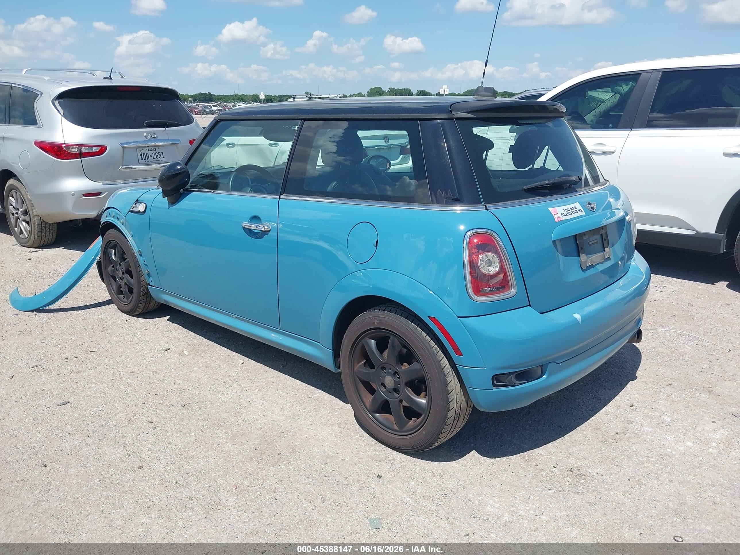 2009 Mini Cooper   Light Blue vin: WMWMF33579TW76575