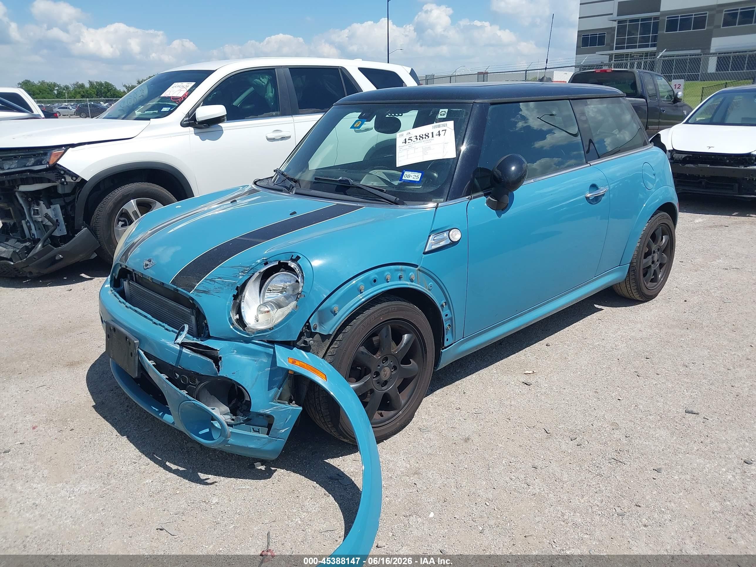 2009 Mini Cooper   Light Blue vin: WMWMF33579TW76575