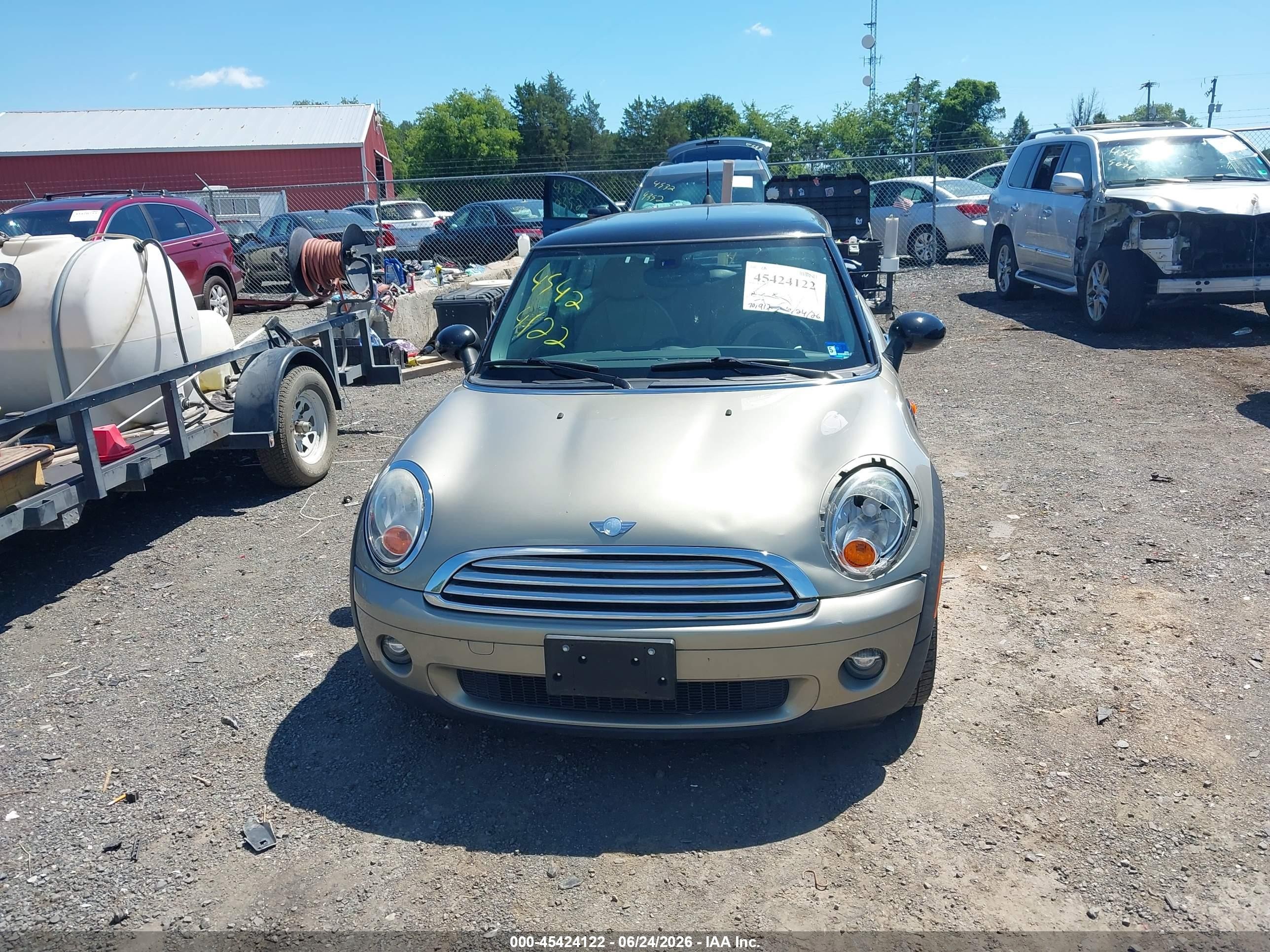 2007 Mini Cooper   Gold vin: WMWMF33587TT56856